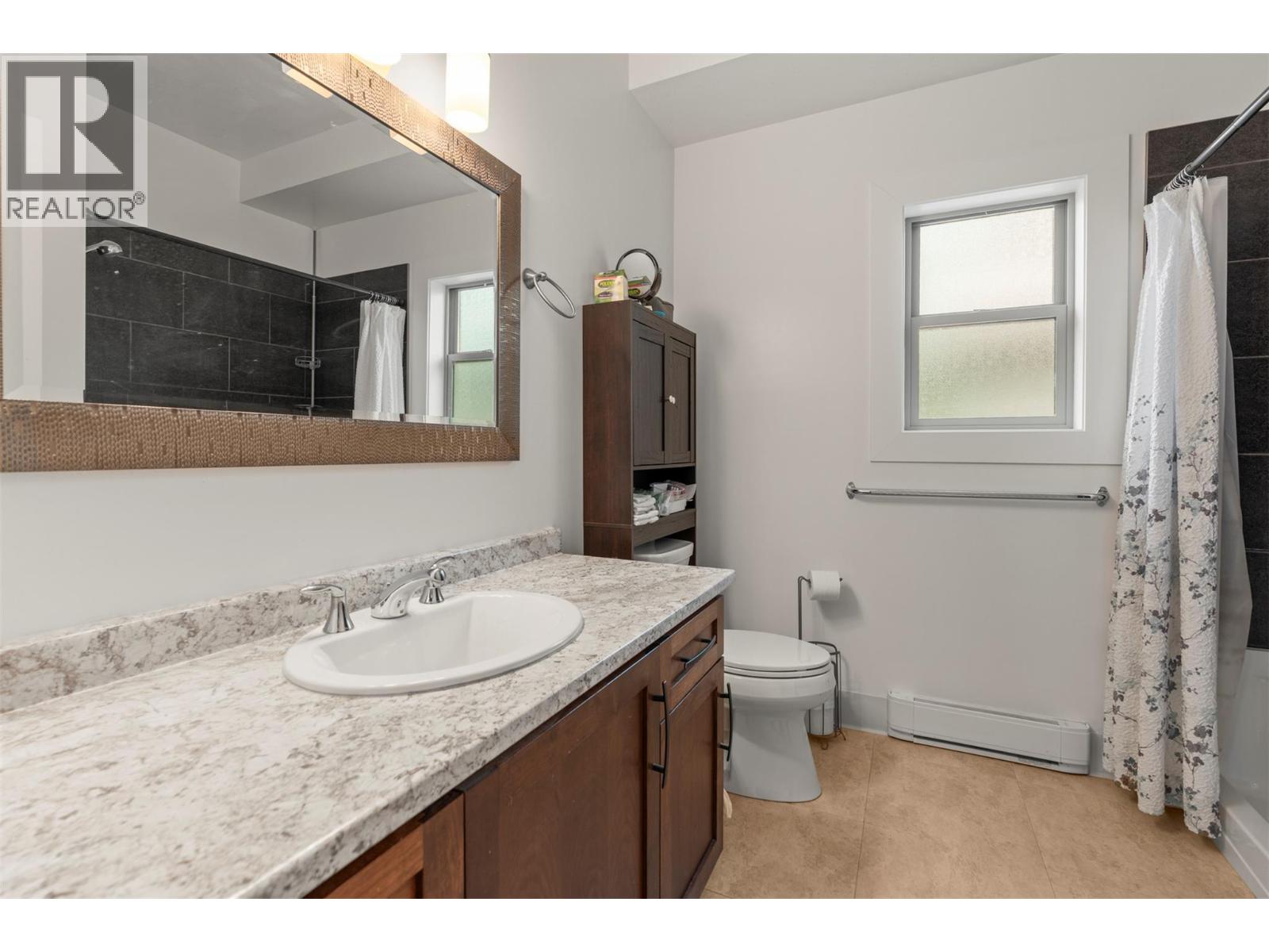 205 Falcon Avenue Property Photo 30