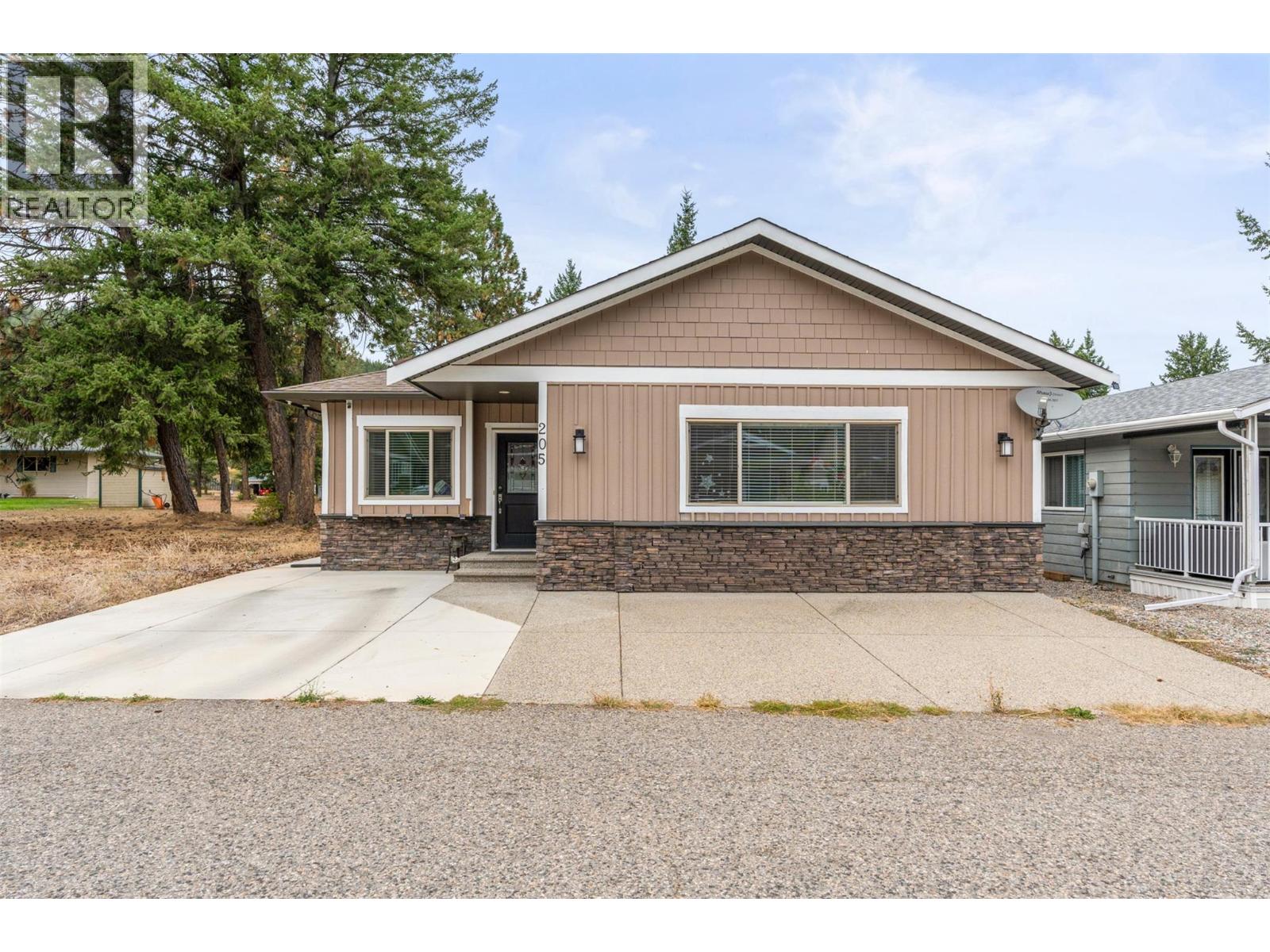 205 Falcon Avenue Property Photo 40