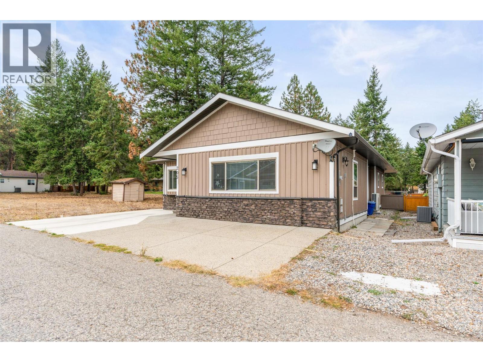 205 Falcon Avenue Property Photo 41