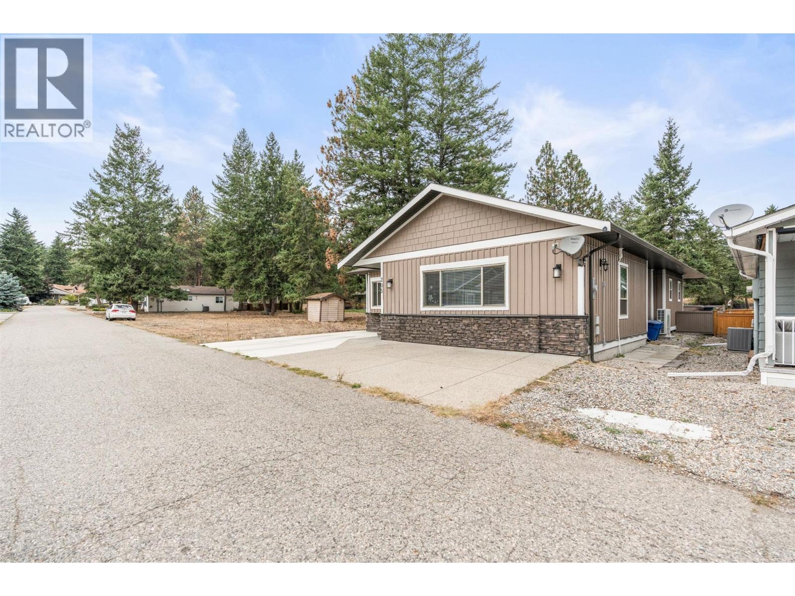 205 Falcon Avenue Property Photo 42