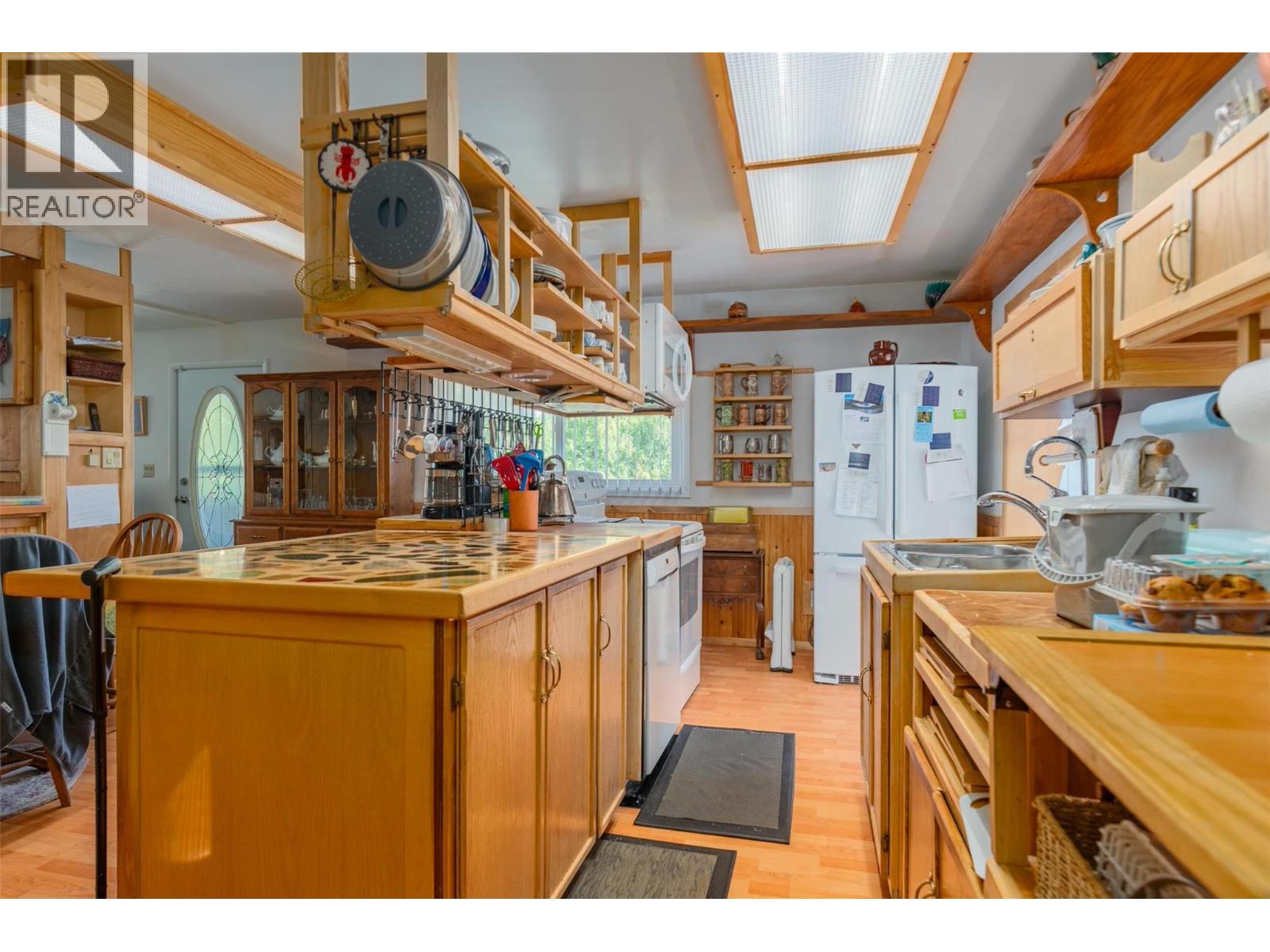 2828 9th Avenue Property Photo 2
