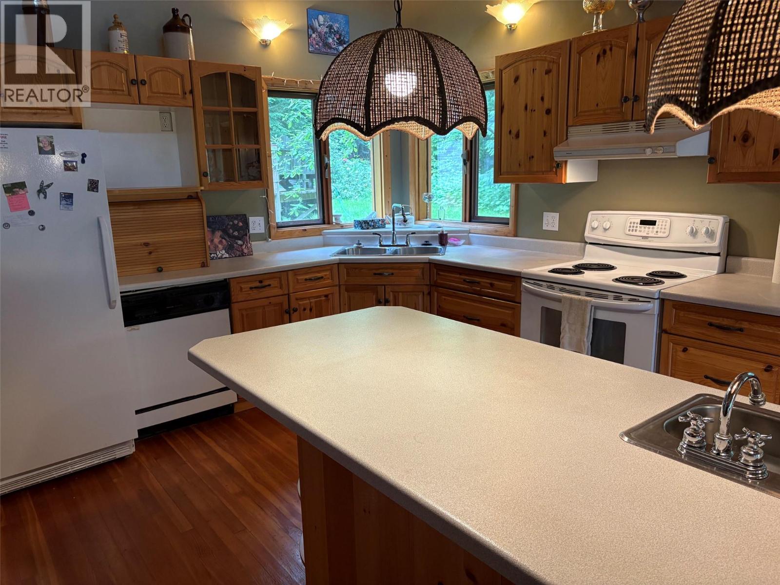 4512 Highway 6 Property Photo 13