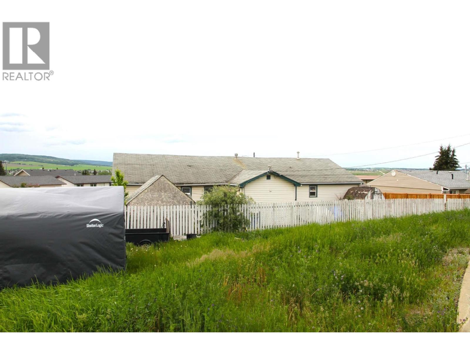 900 Cornwall Crescent Property Photo 2