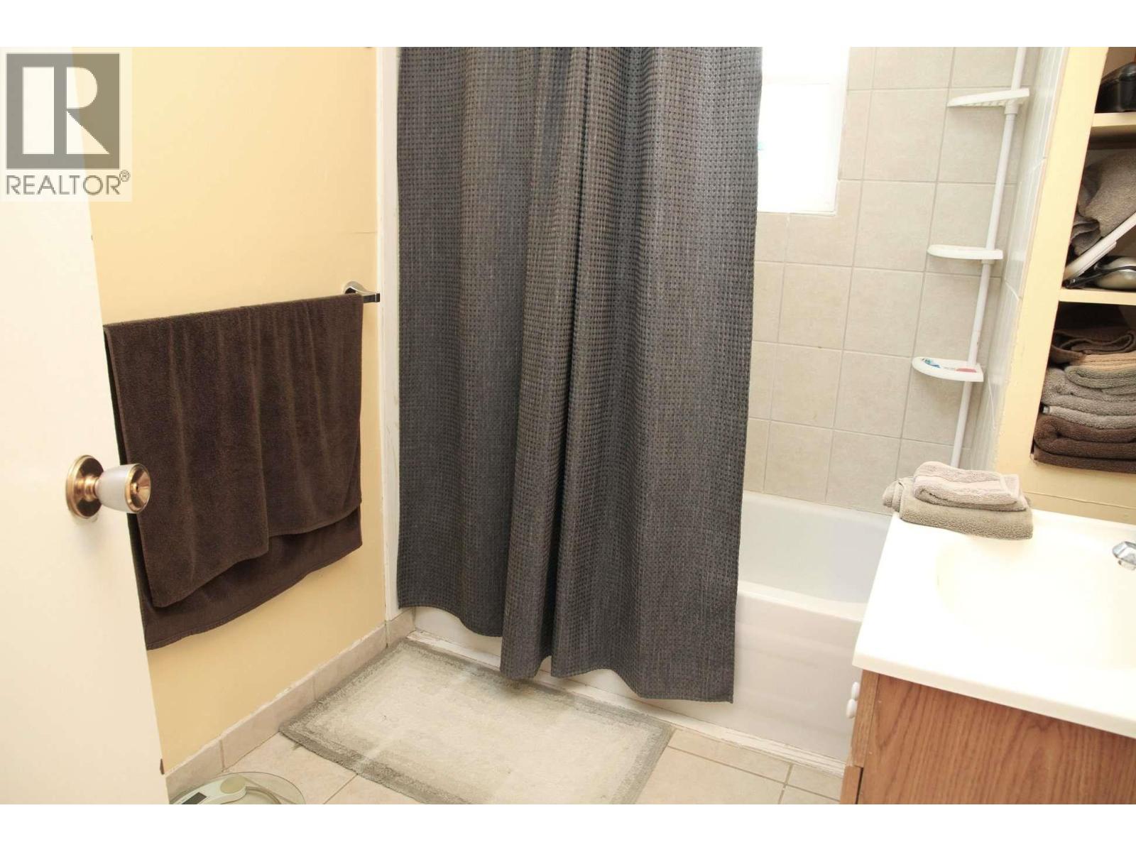 900 Cornwall Crescent Property Photo 3