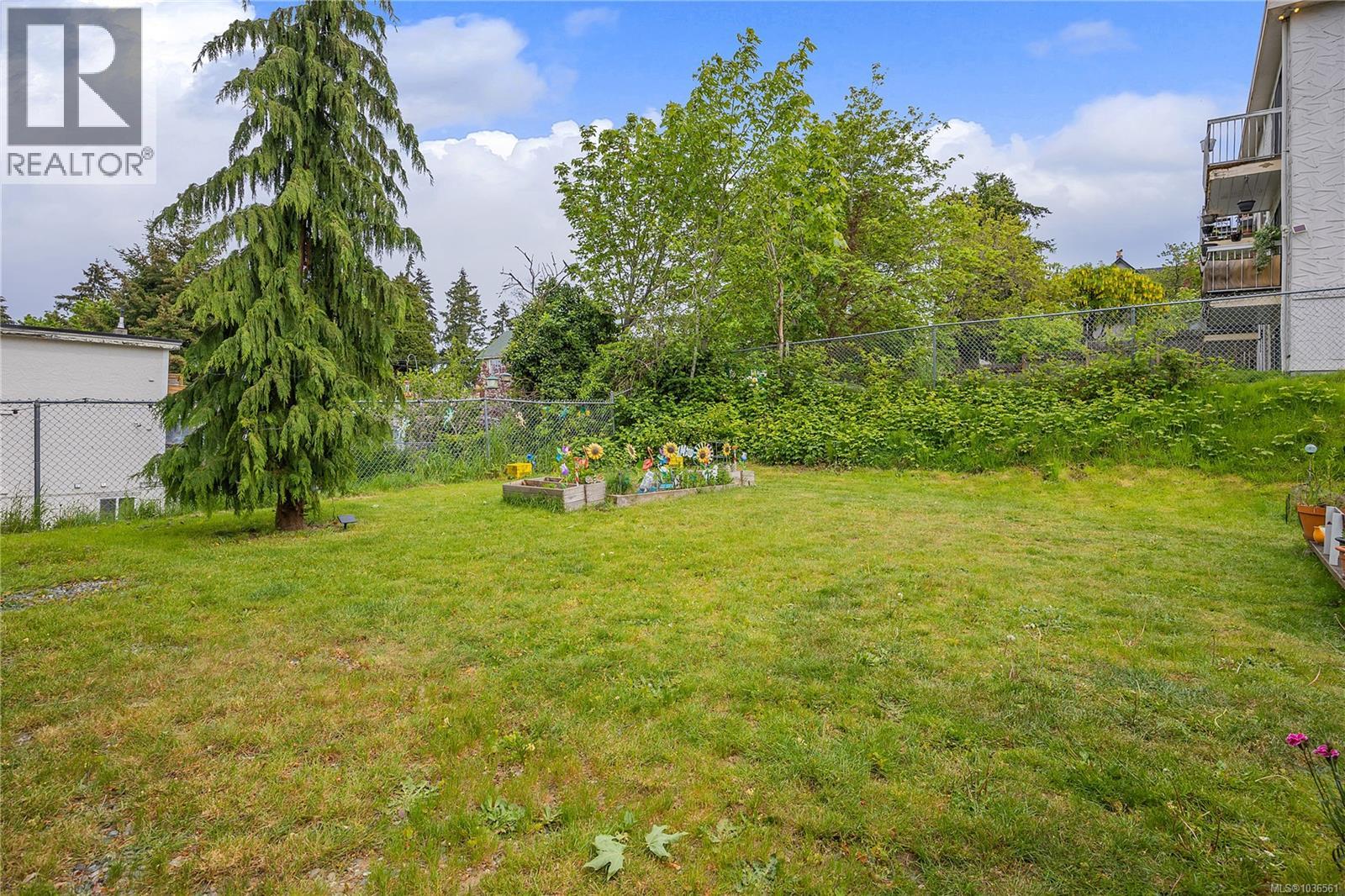 532 Prideaux St Property Photo 30
