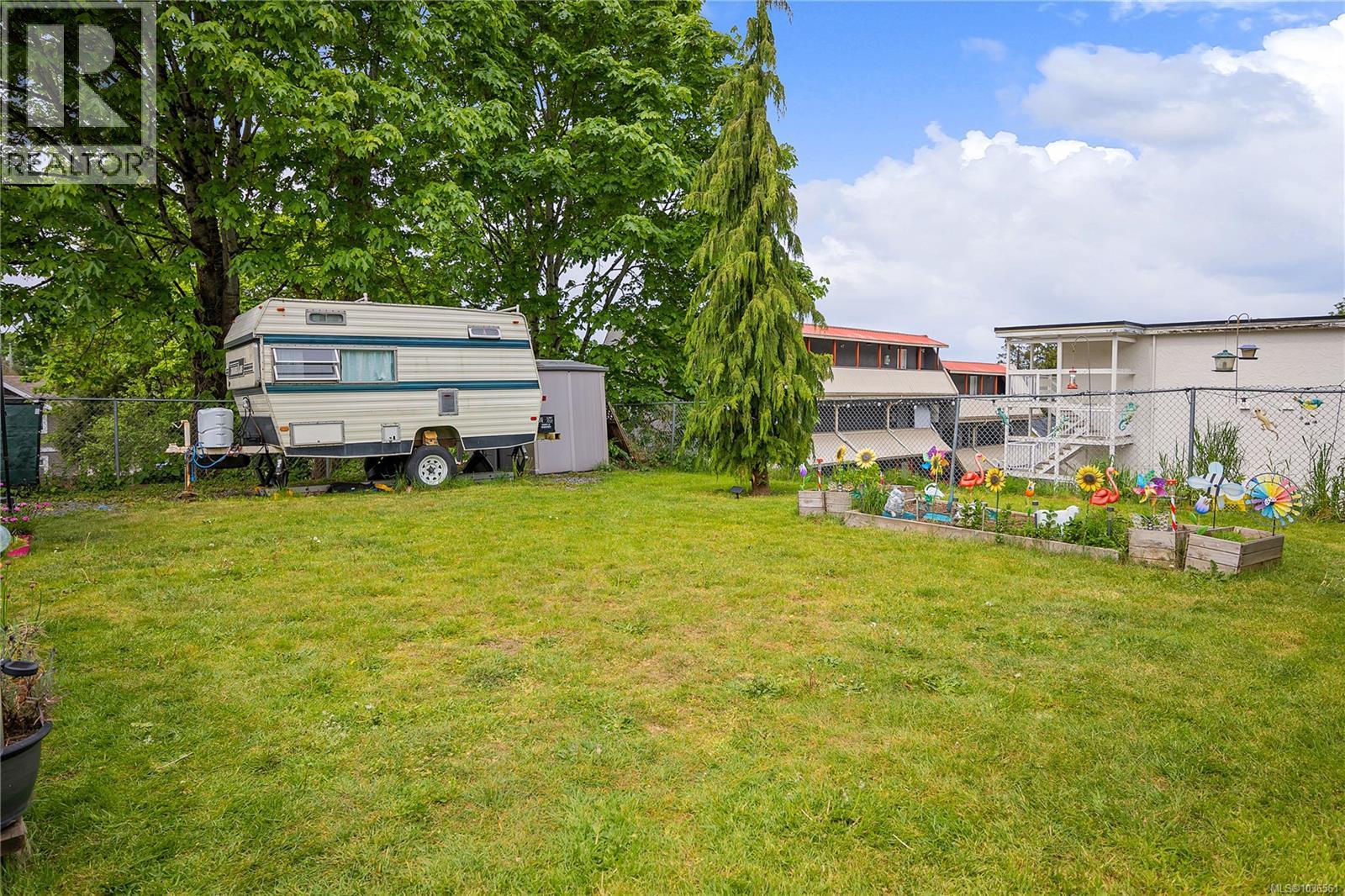 532 Prideaux St Property Photo 32