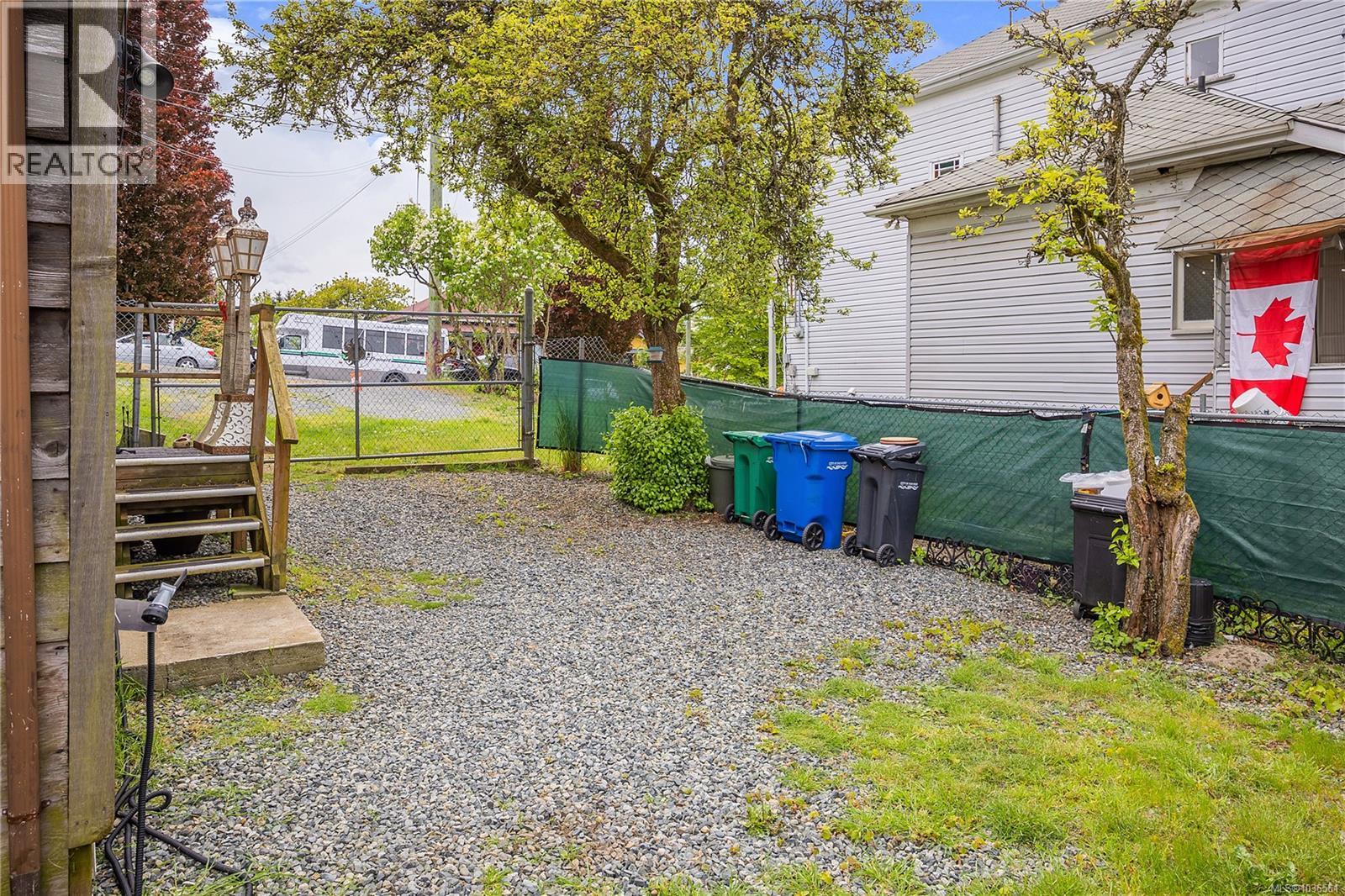 532 Prideaux St Property Photo 33