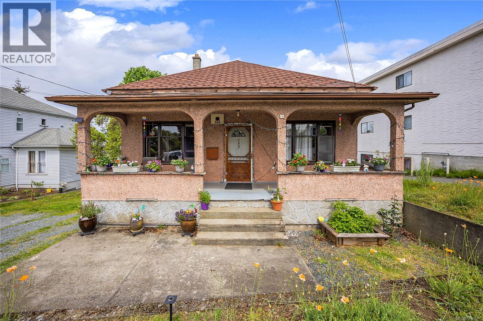 532 Prideaux St Property Photo 37