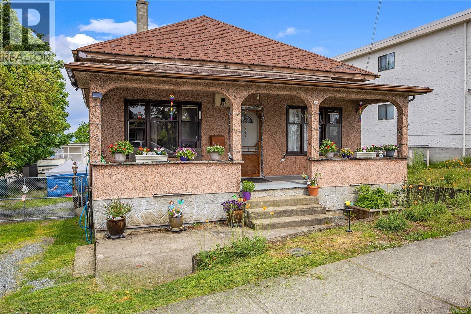 532 Prideaux St Property Photo 39