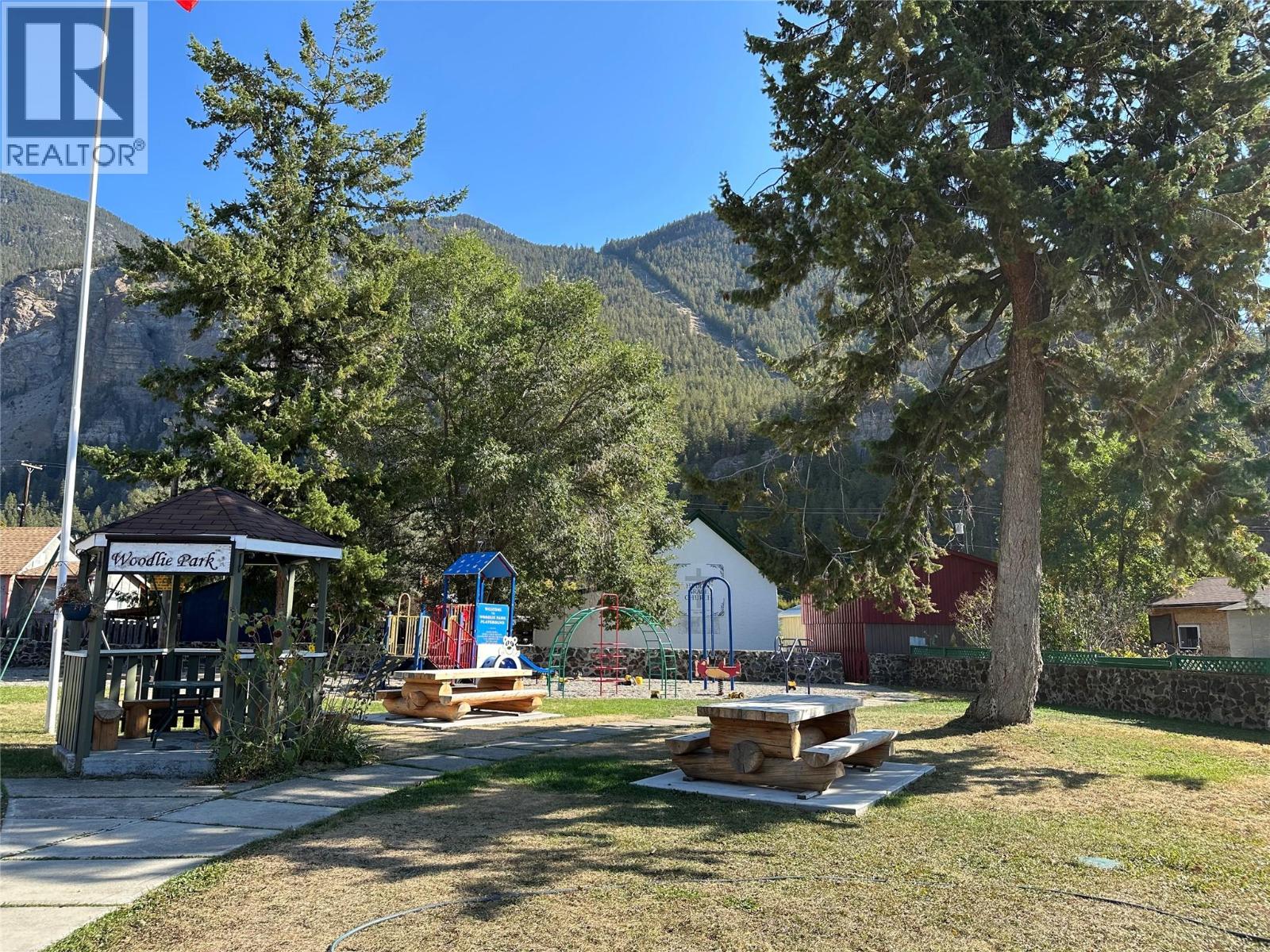 959 Cawston Avenue Property Photo 8