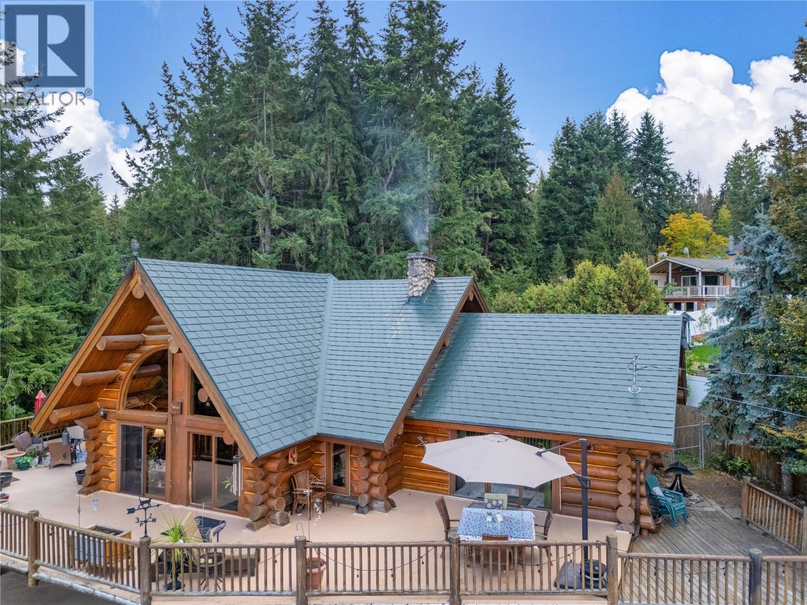 2462 Leisure Road Property Photo 3
