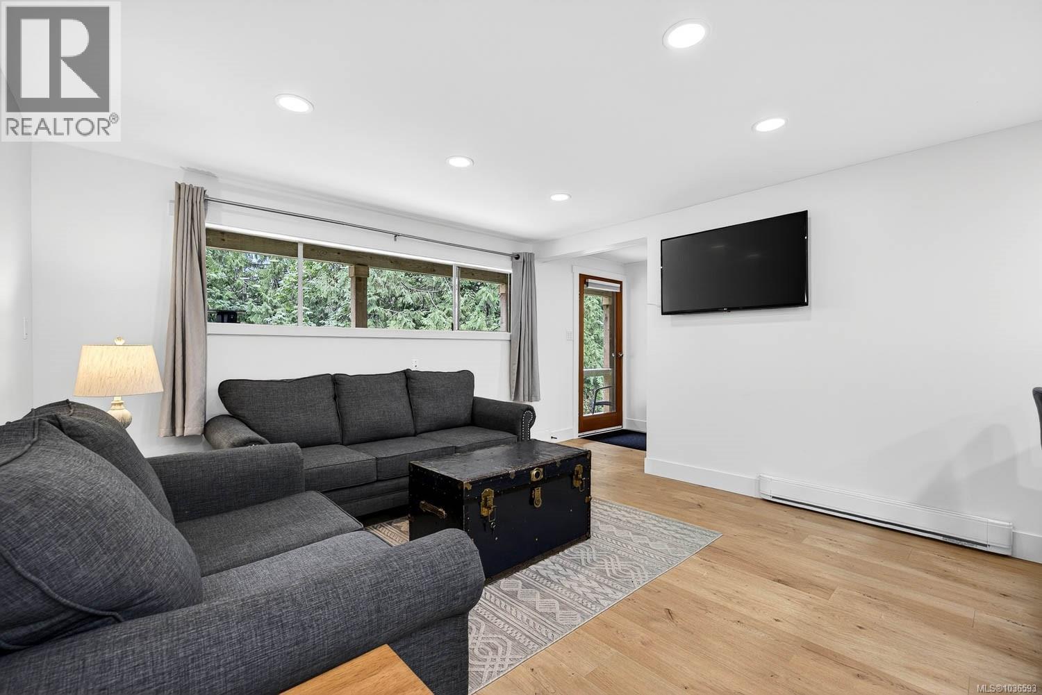 110 Forest Hill Pl Property Photo 34