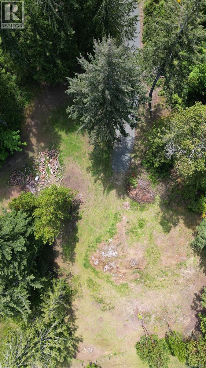2 Courtney Way Property Photo 3