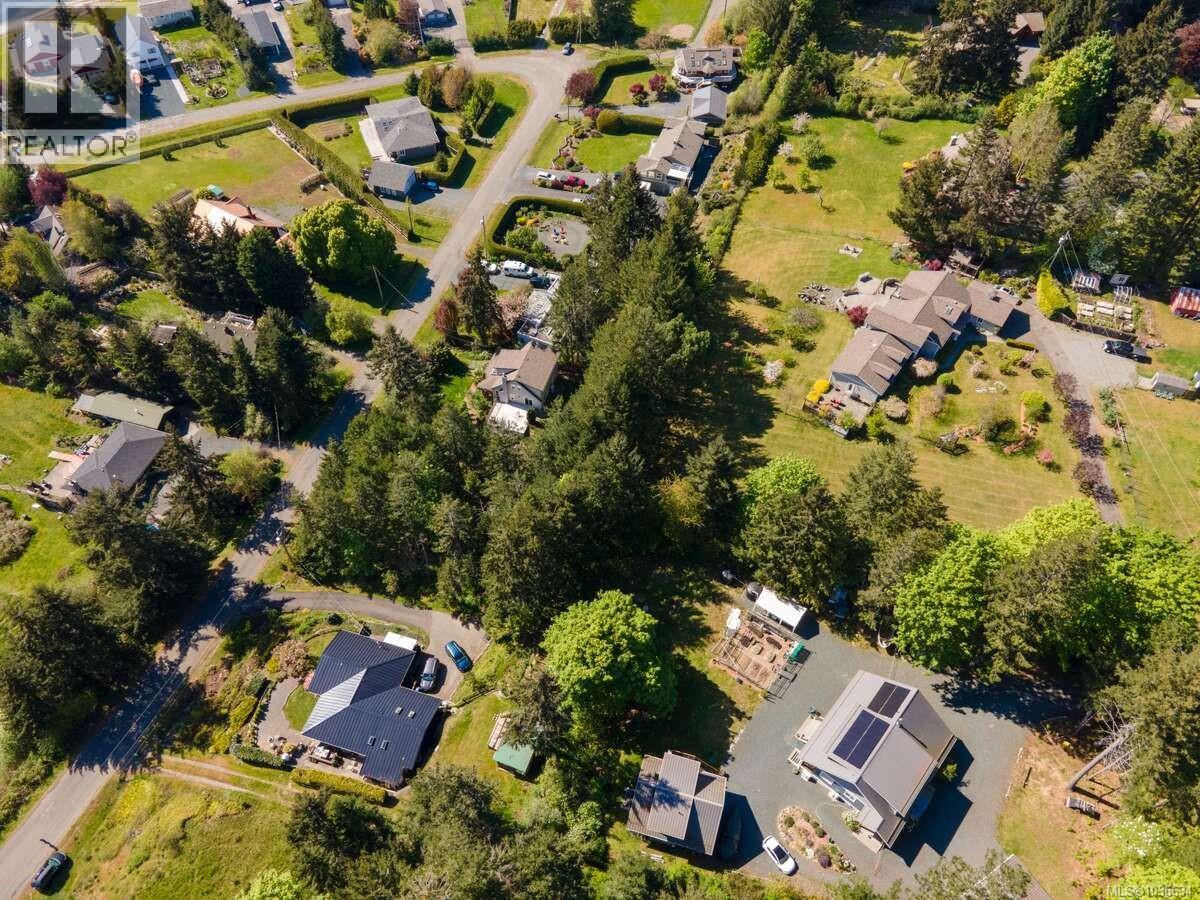 9 Tozer Rd Property Photo 5