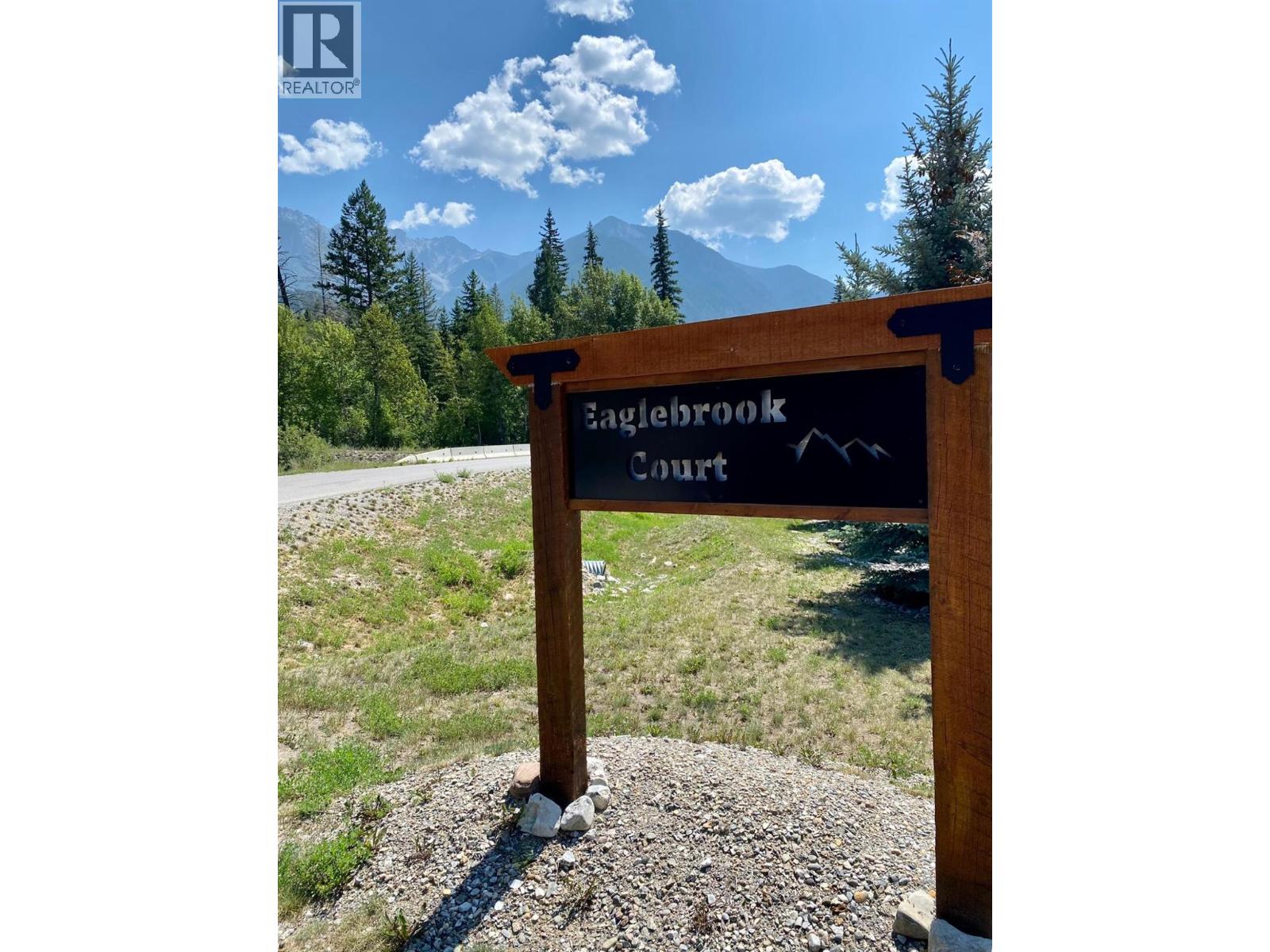 Lot 17 EAGLEBROOK Court Property Photo 1