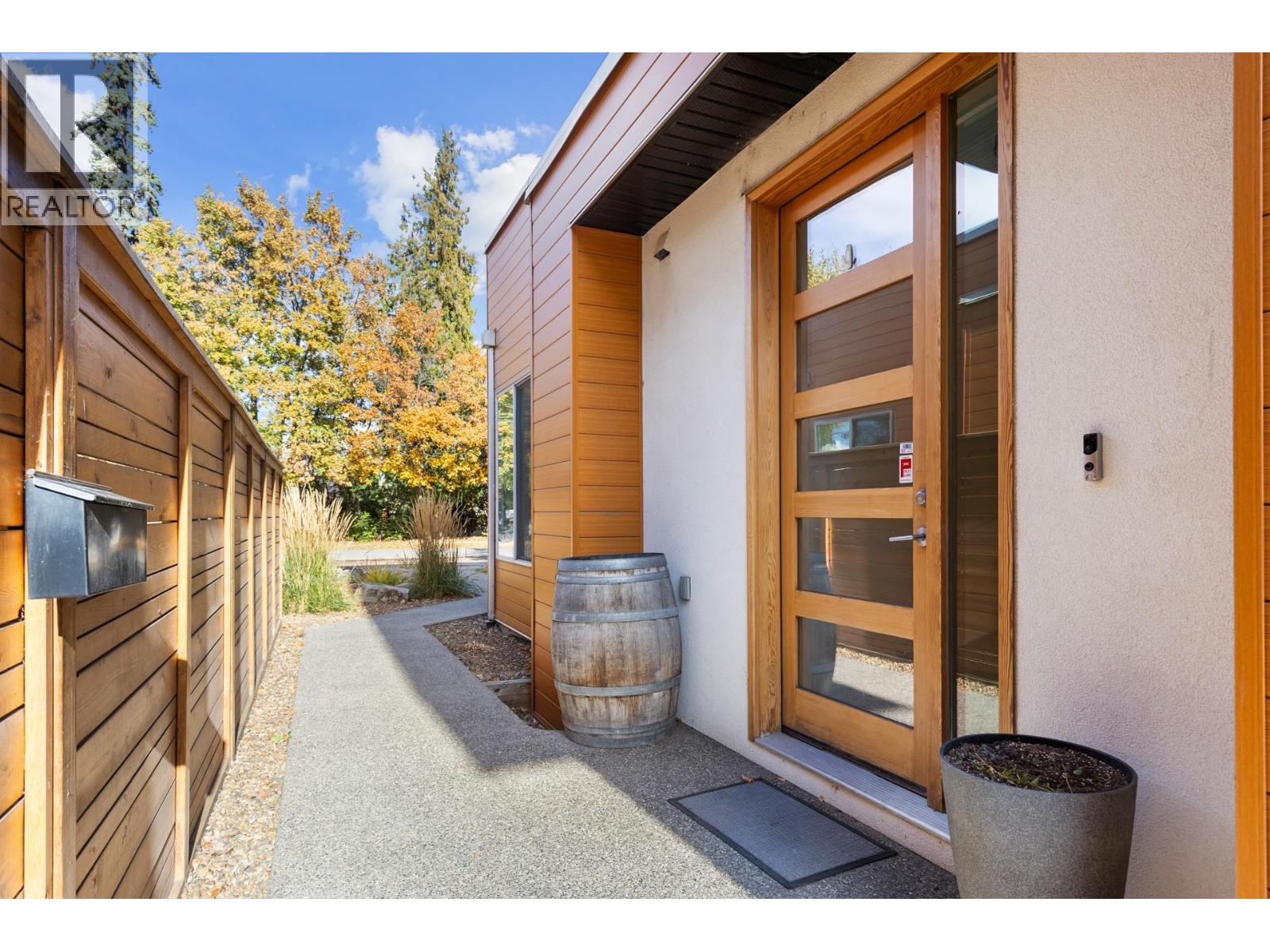 443 Christleton Avenue Property Photo 3