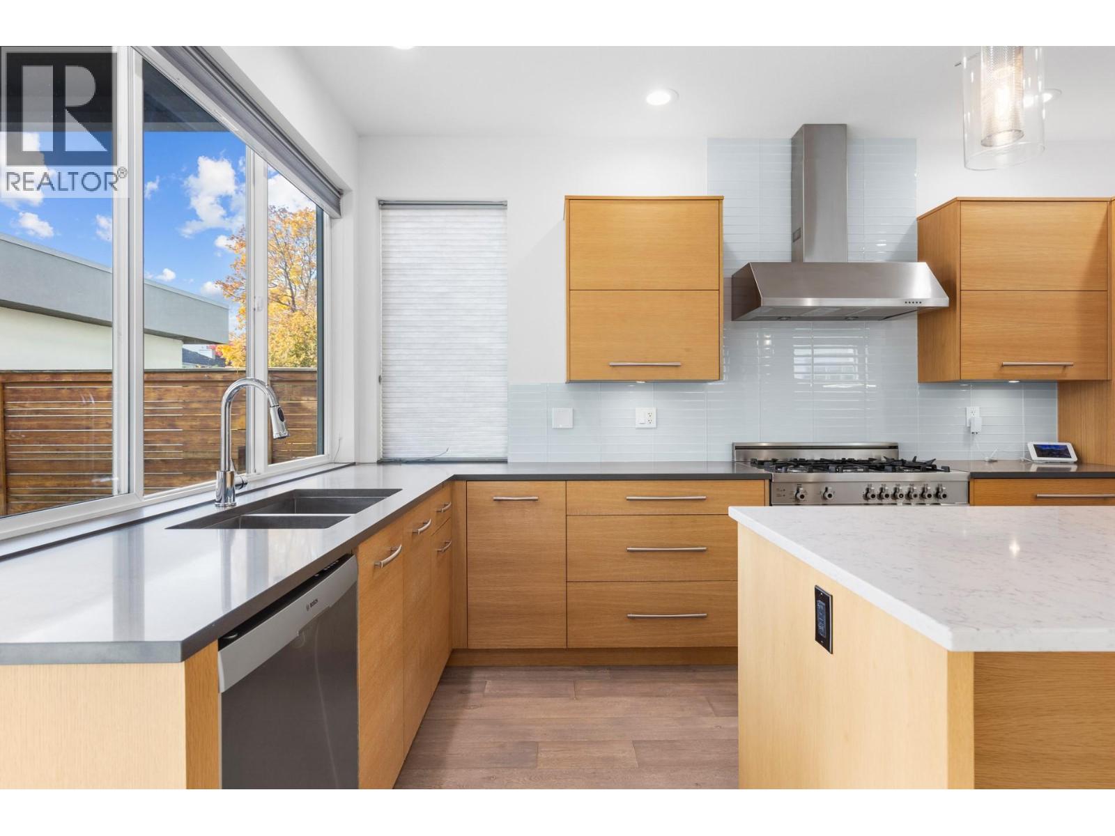 443 Christleton Avenue Property Photo 11