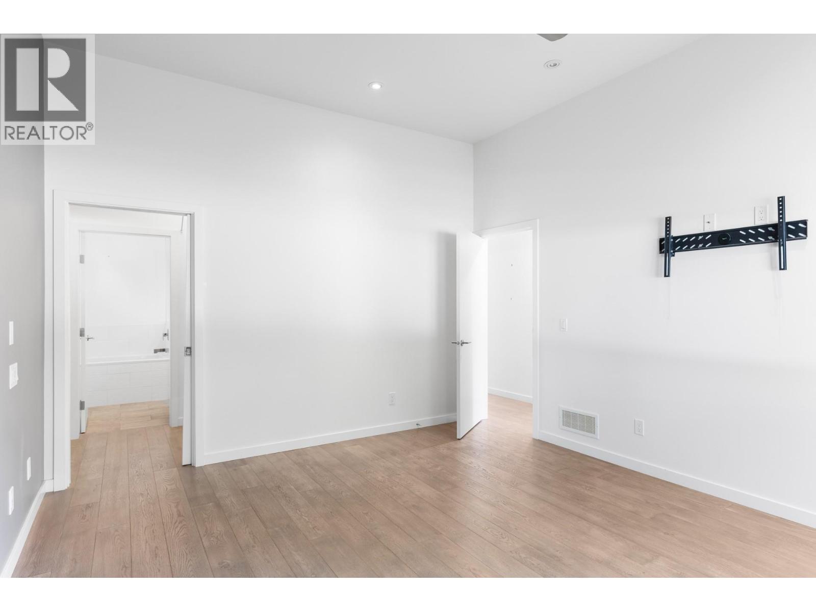 443 Christleton Avenue Property Photo 20