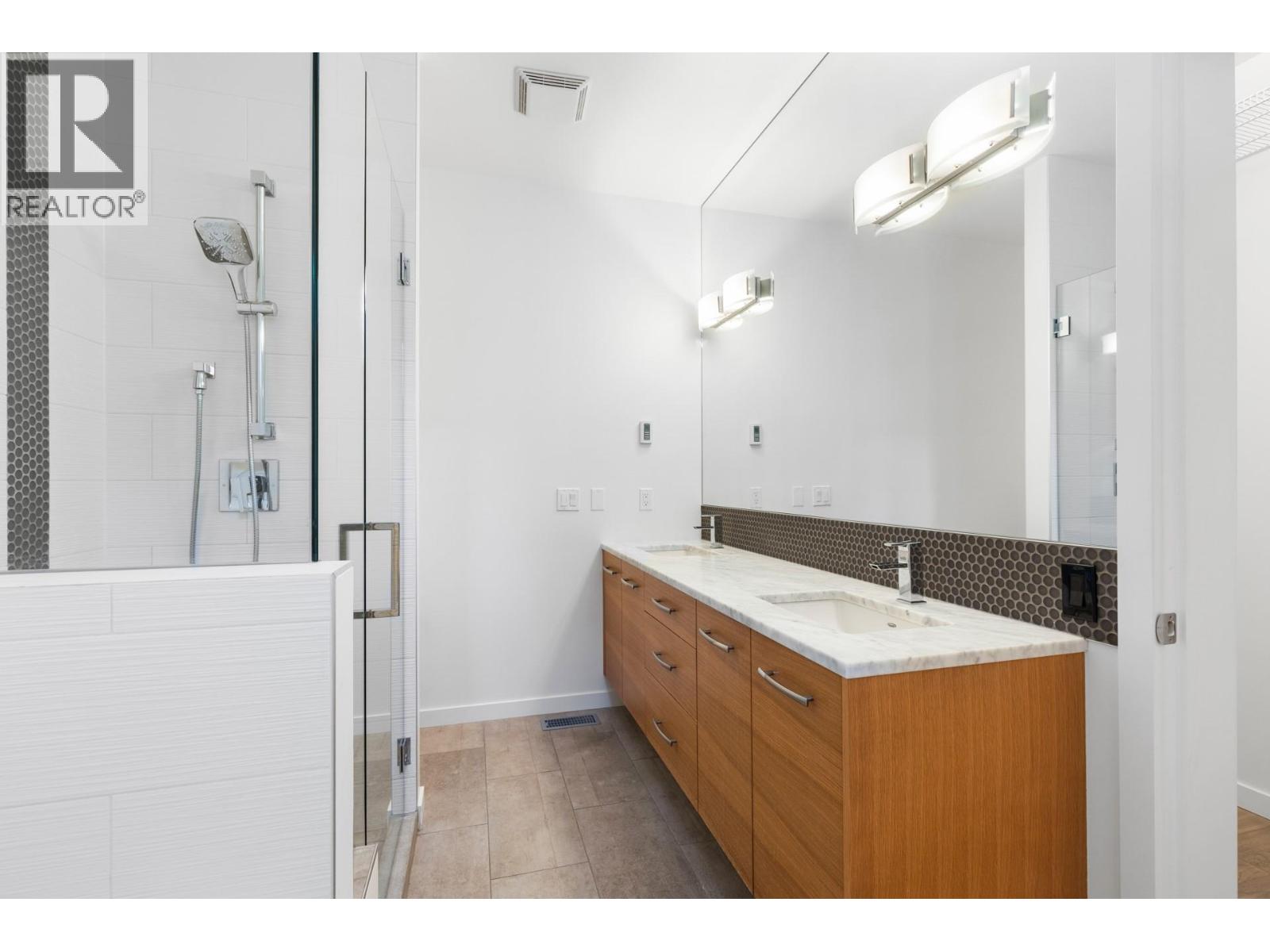 443 Christleton Avenue Property Photo 22