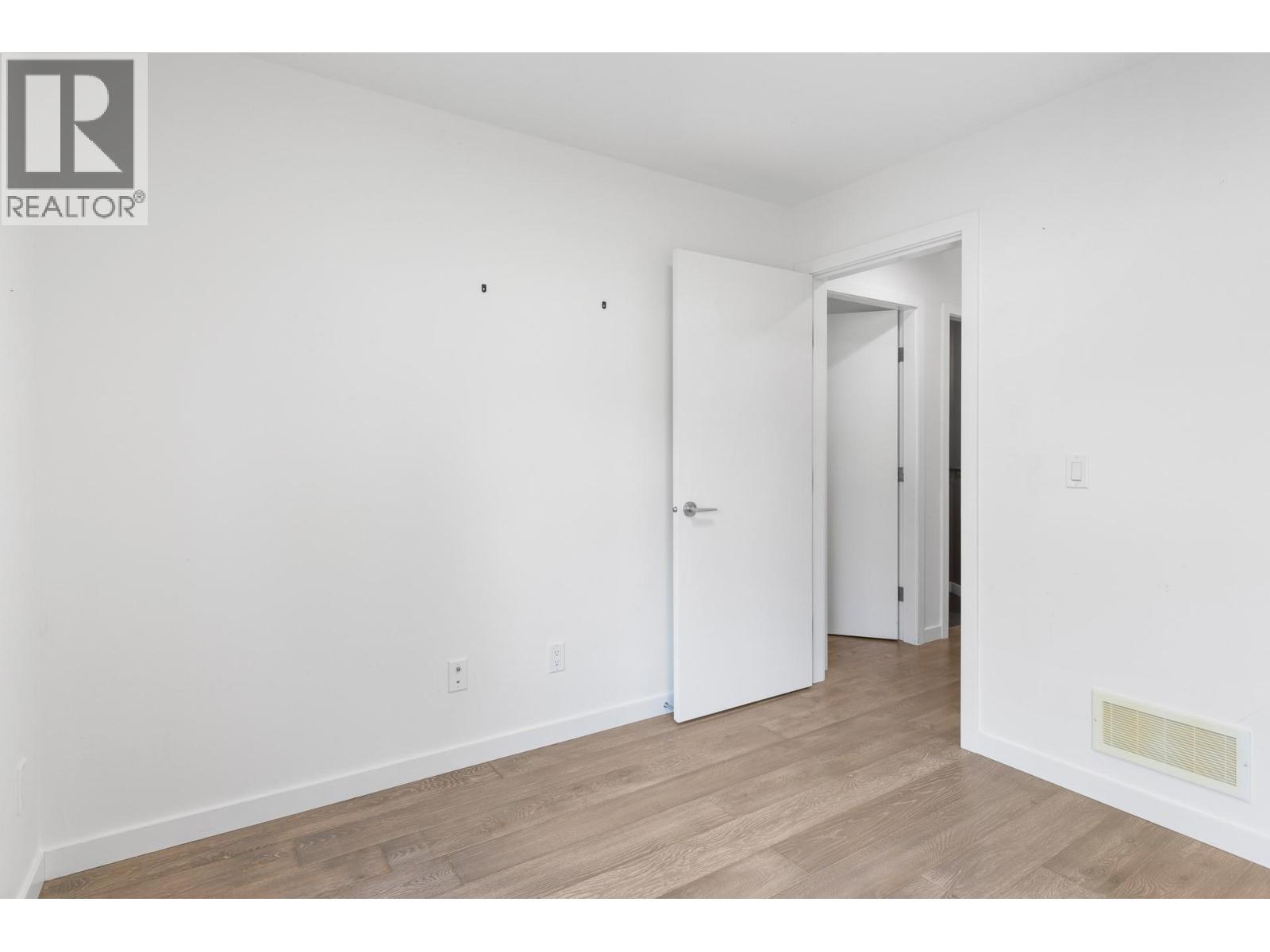 443 Christleton Avenue Property Photo 29