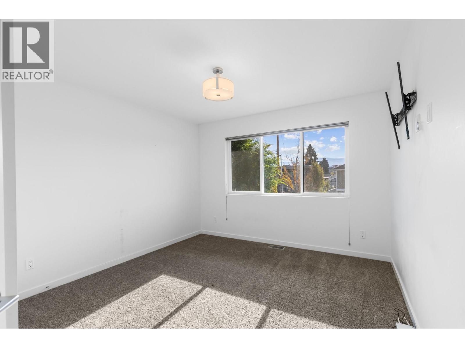 443 Christleton Avenue Property Photo 40