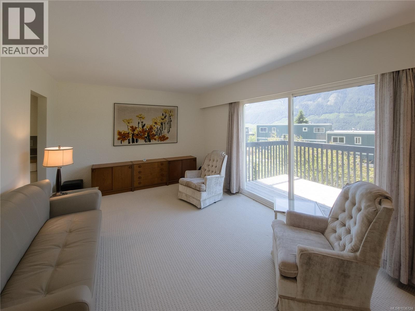 75 Mckay Cres Property Photo 11