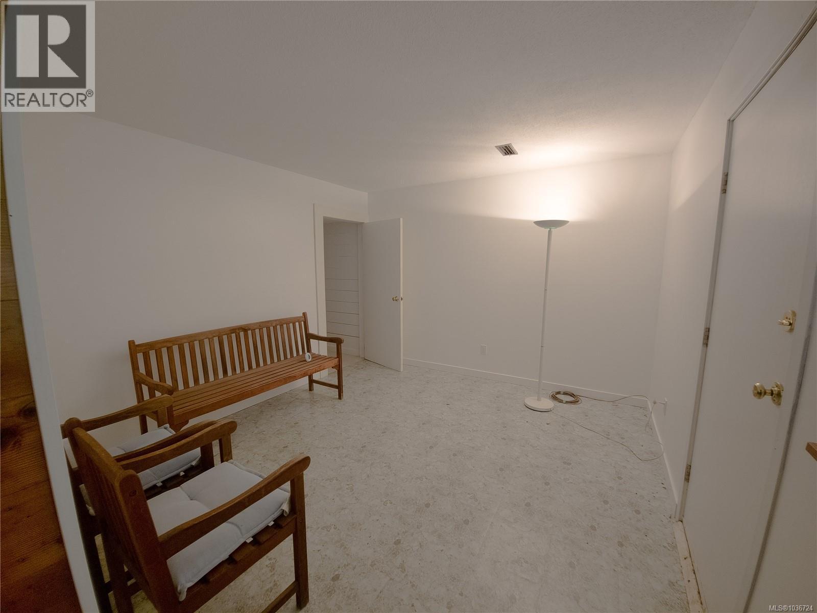 75 Mckay Cres Property Photo 25