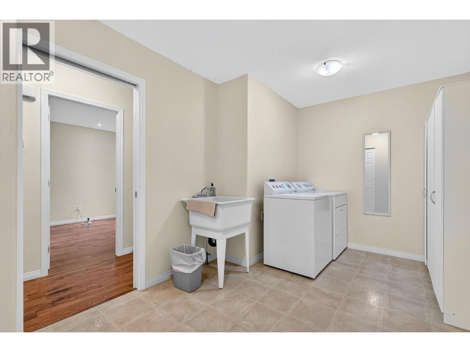 1321 Ridgeway Drive #101 Property Photo 22