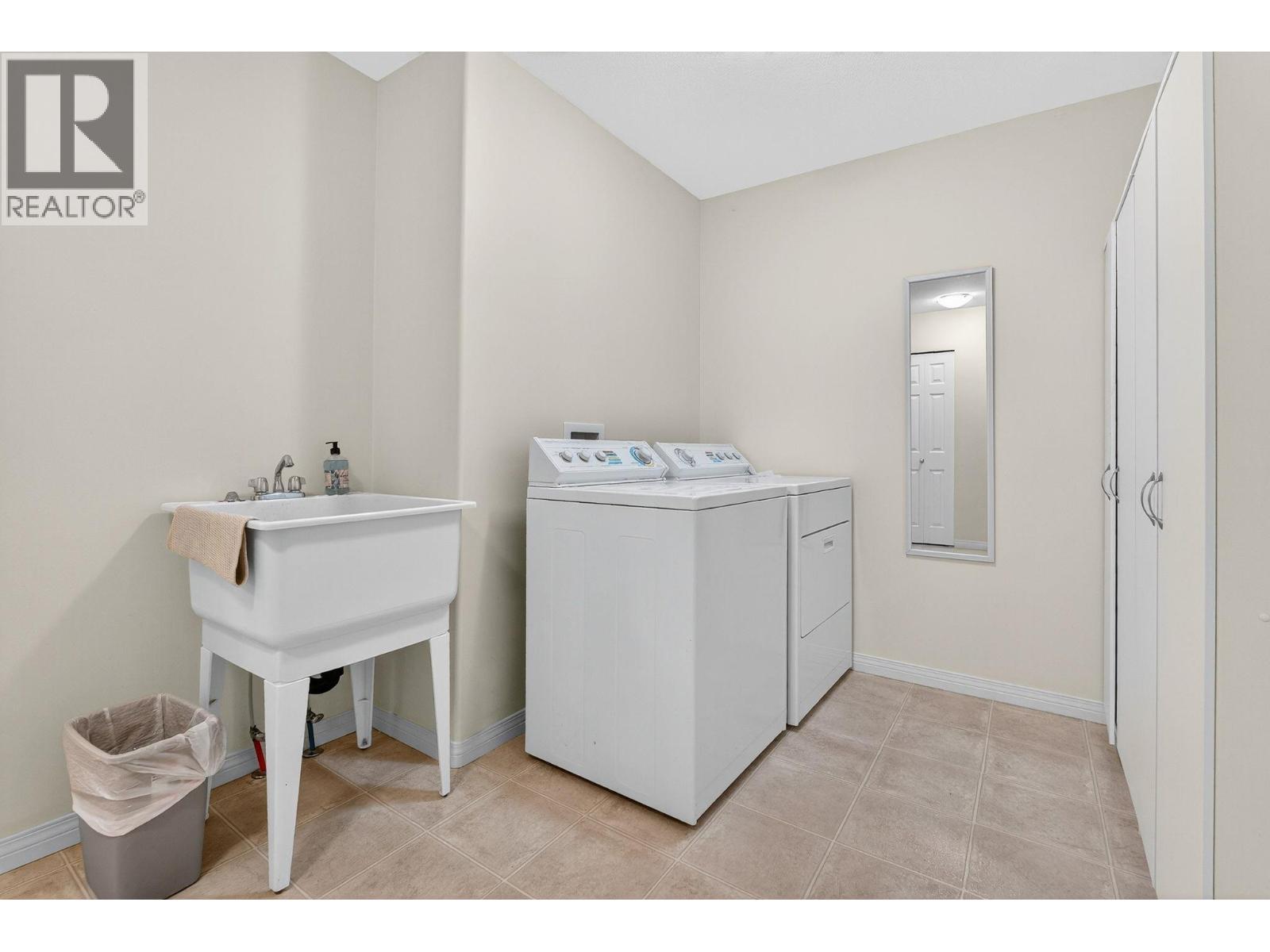 1321 Ridgeway Drive #101 Property Photo 23