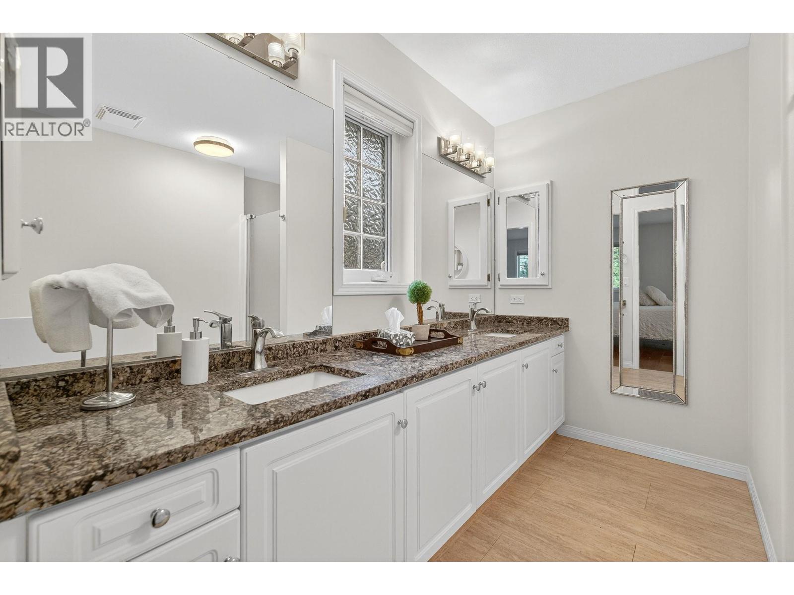 1321 Ridgeway Drive #101 Property Photo 28