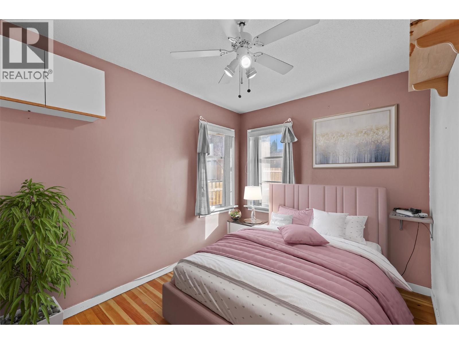 1335 Columbia Street Property Photo 11