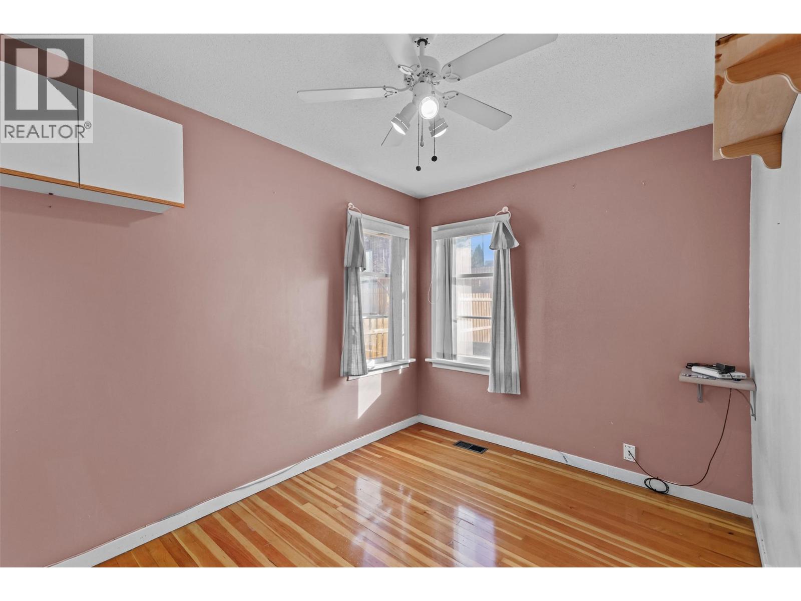 1335 Columbia Street Property Photo 12