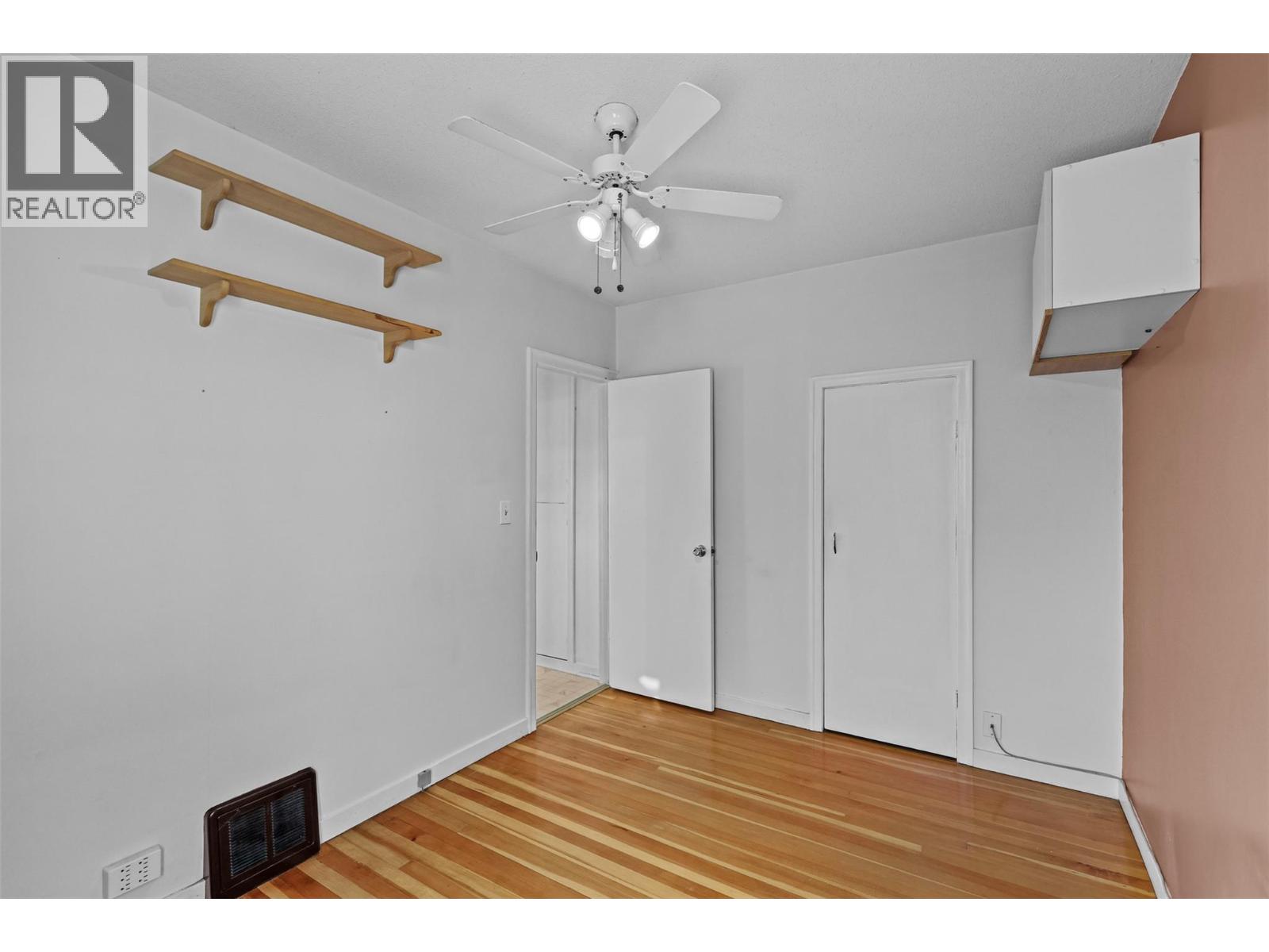 1335 Columbia Street Property Photo 15