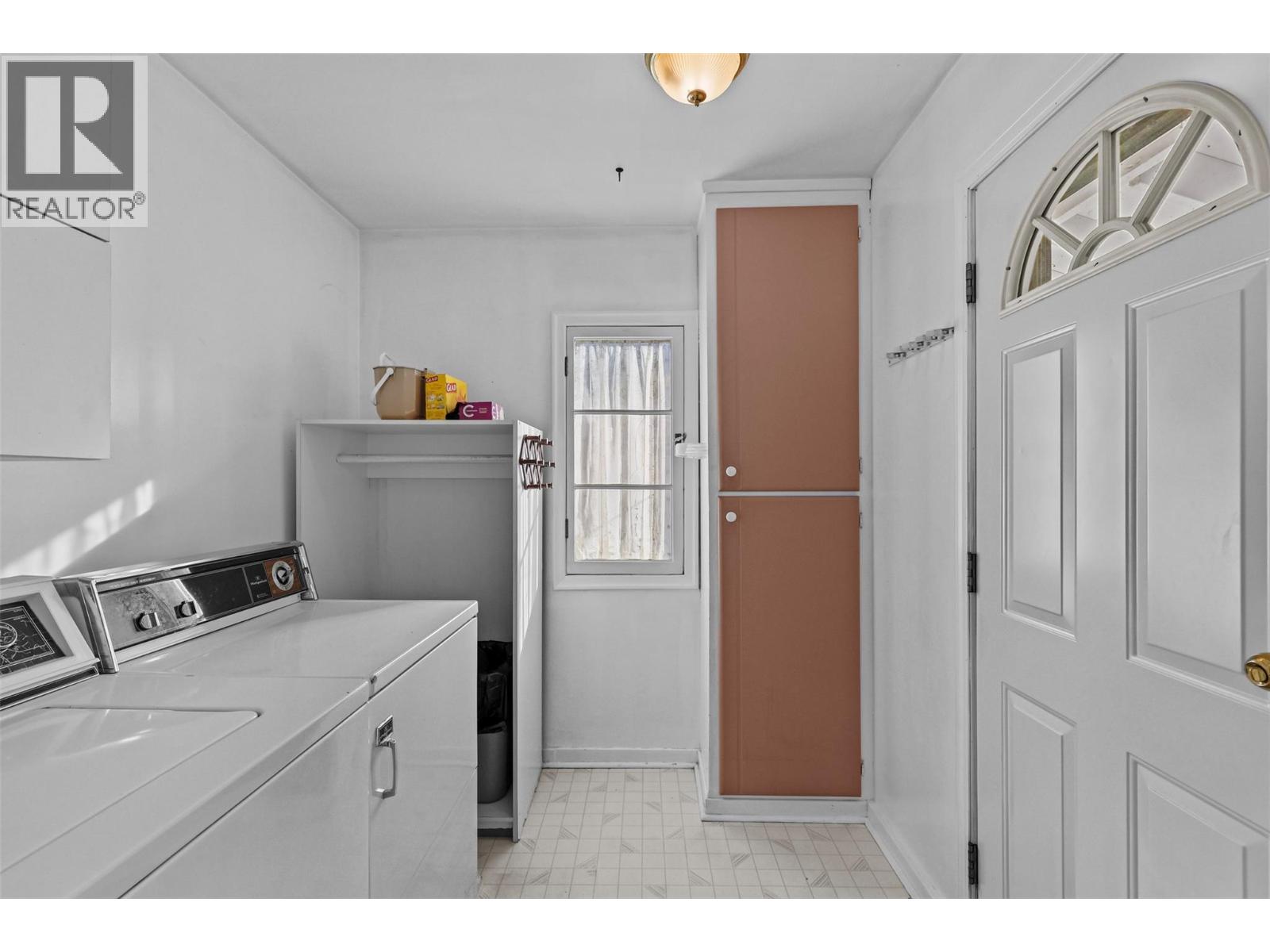 1335 Columbia Street Property Photo 18