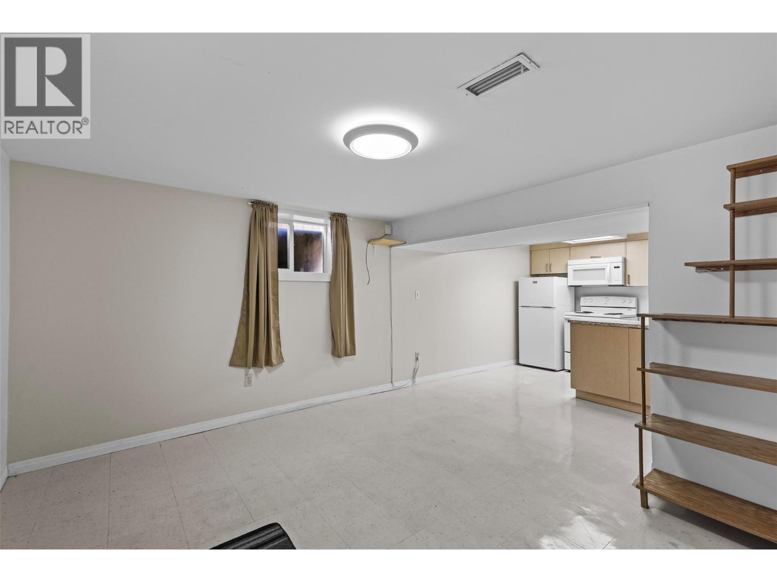 1335 Columbia Street Property Photo 21