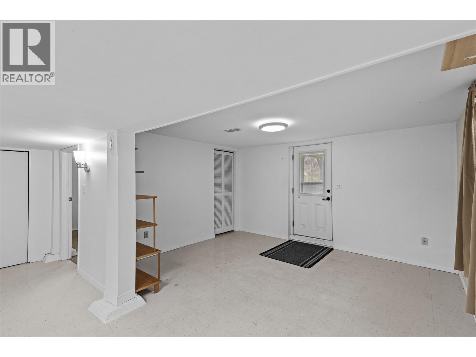 1335 Columbia Street Property Photo 22