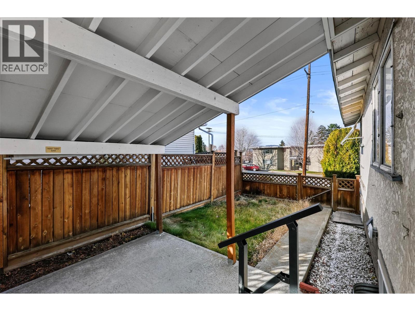 1335 Columbia Street Property Photo 27