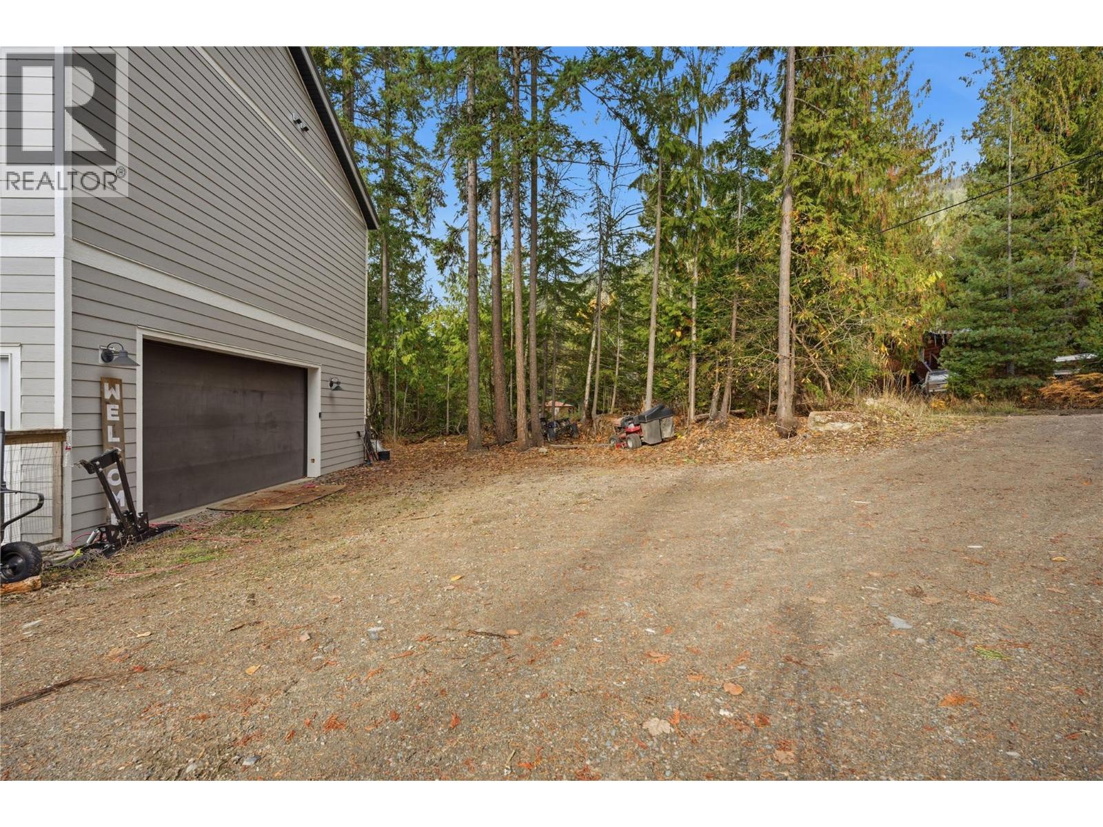 7636 Mountain Drive Property Photo 2