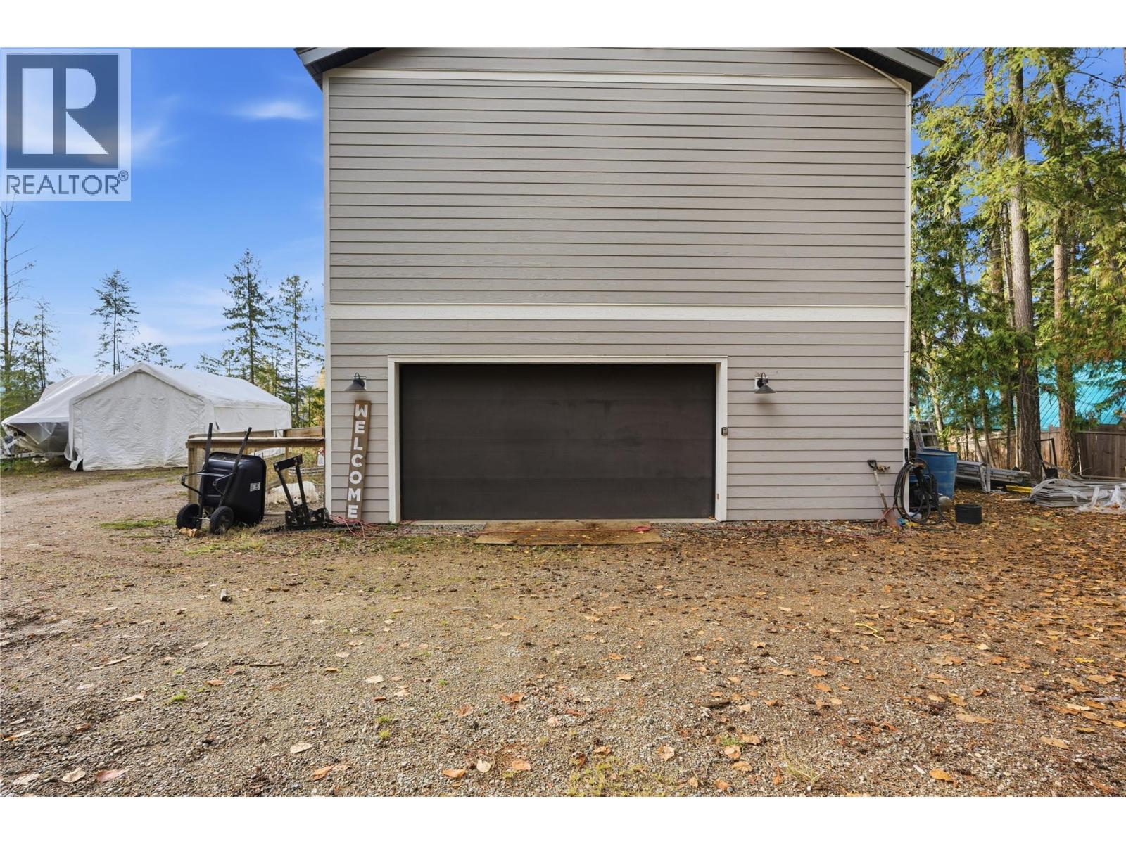 7636 Mountain Drive Property Photo 3