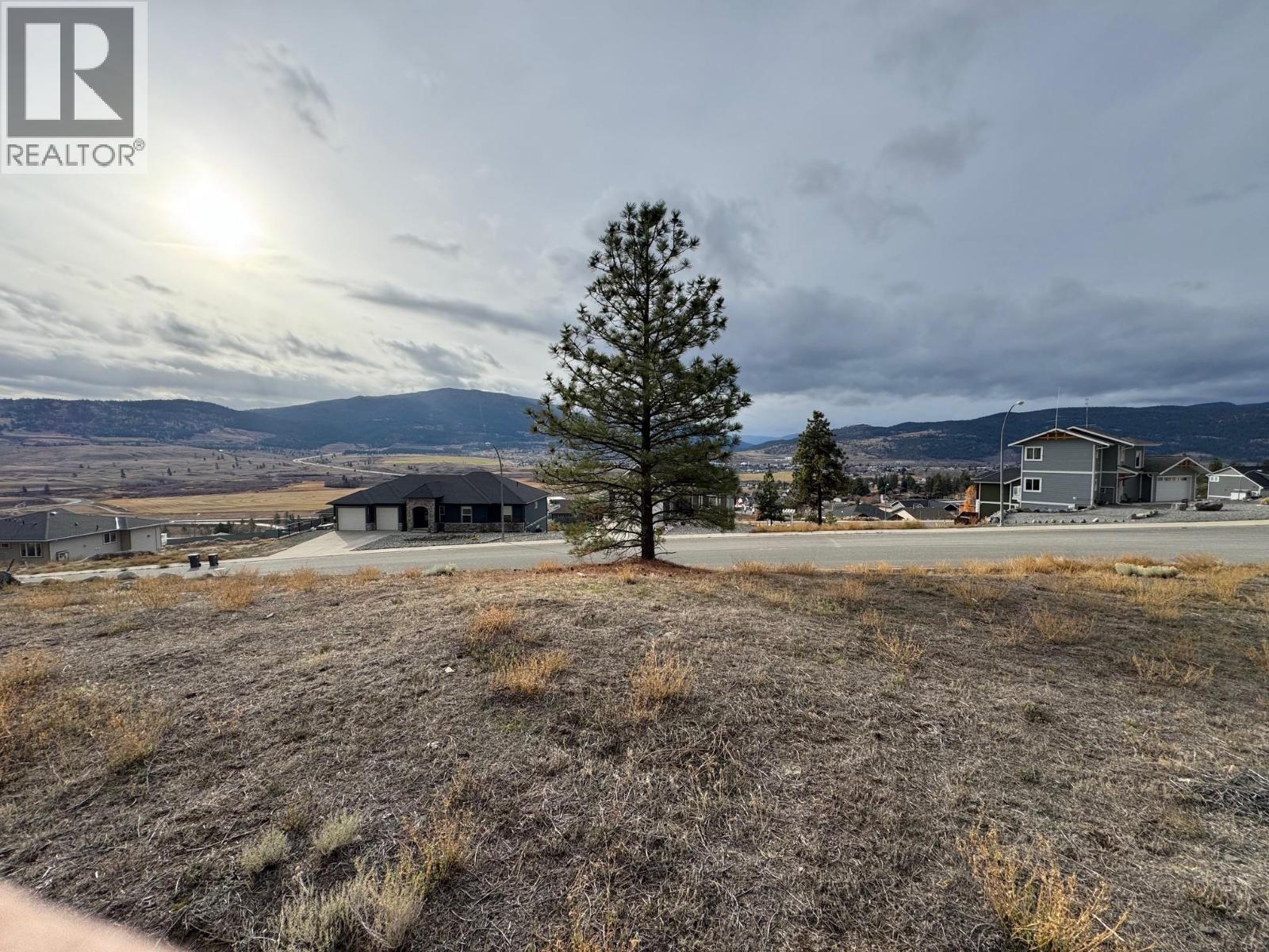 4250 Falcon Crest Drive Property Photo 3