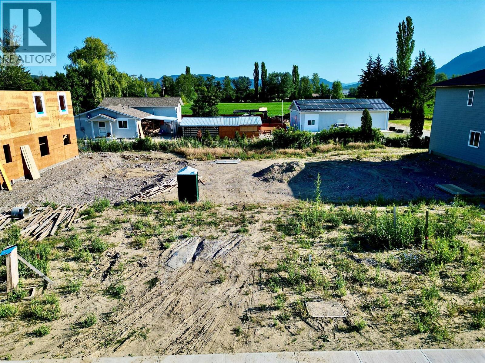 2233 Heitman Street Property Photo 5