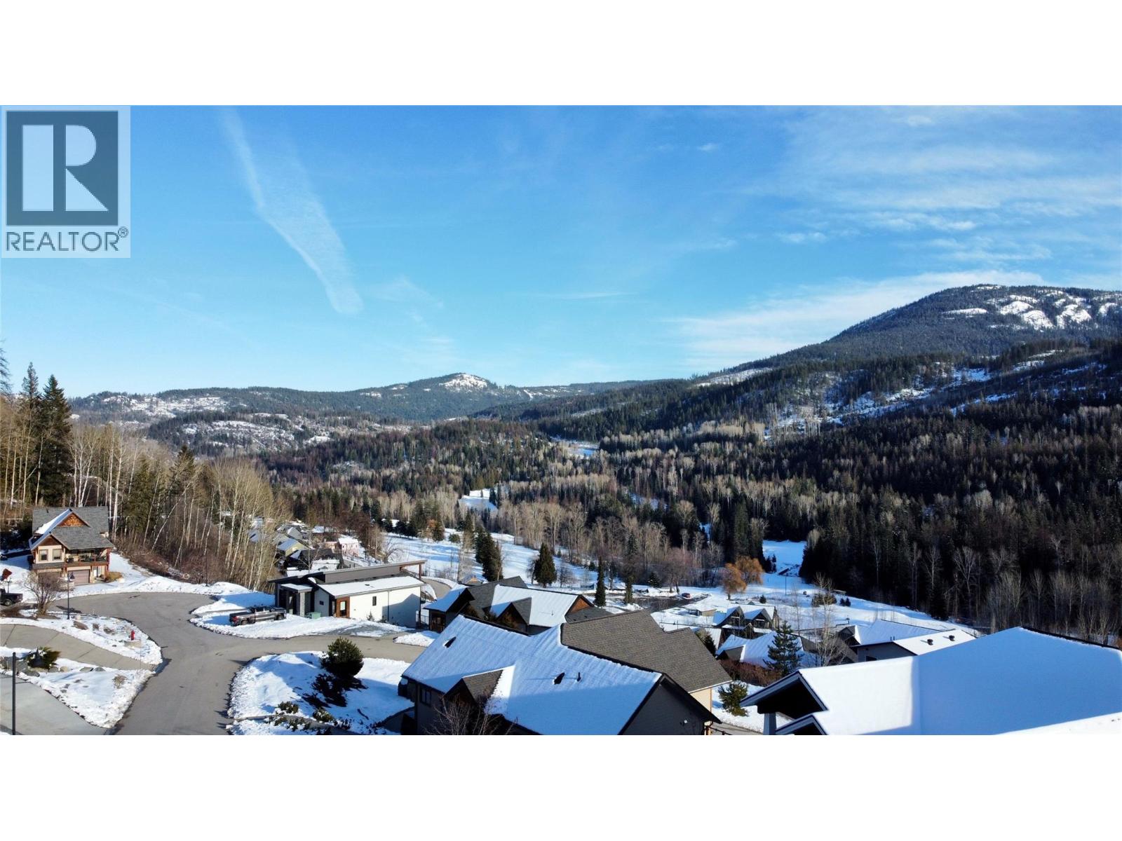 1018 Silvertip Road Property Photo 2
