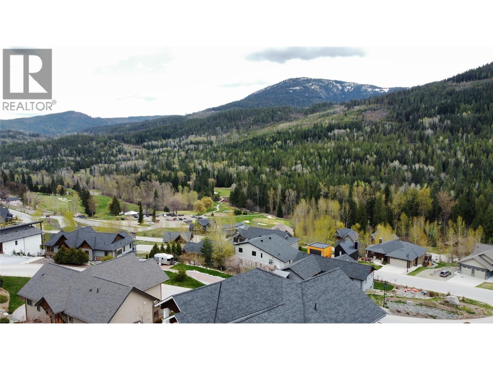 1018 Silvertip Road Property Photo 4
