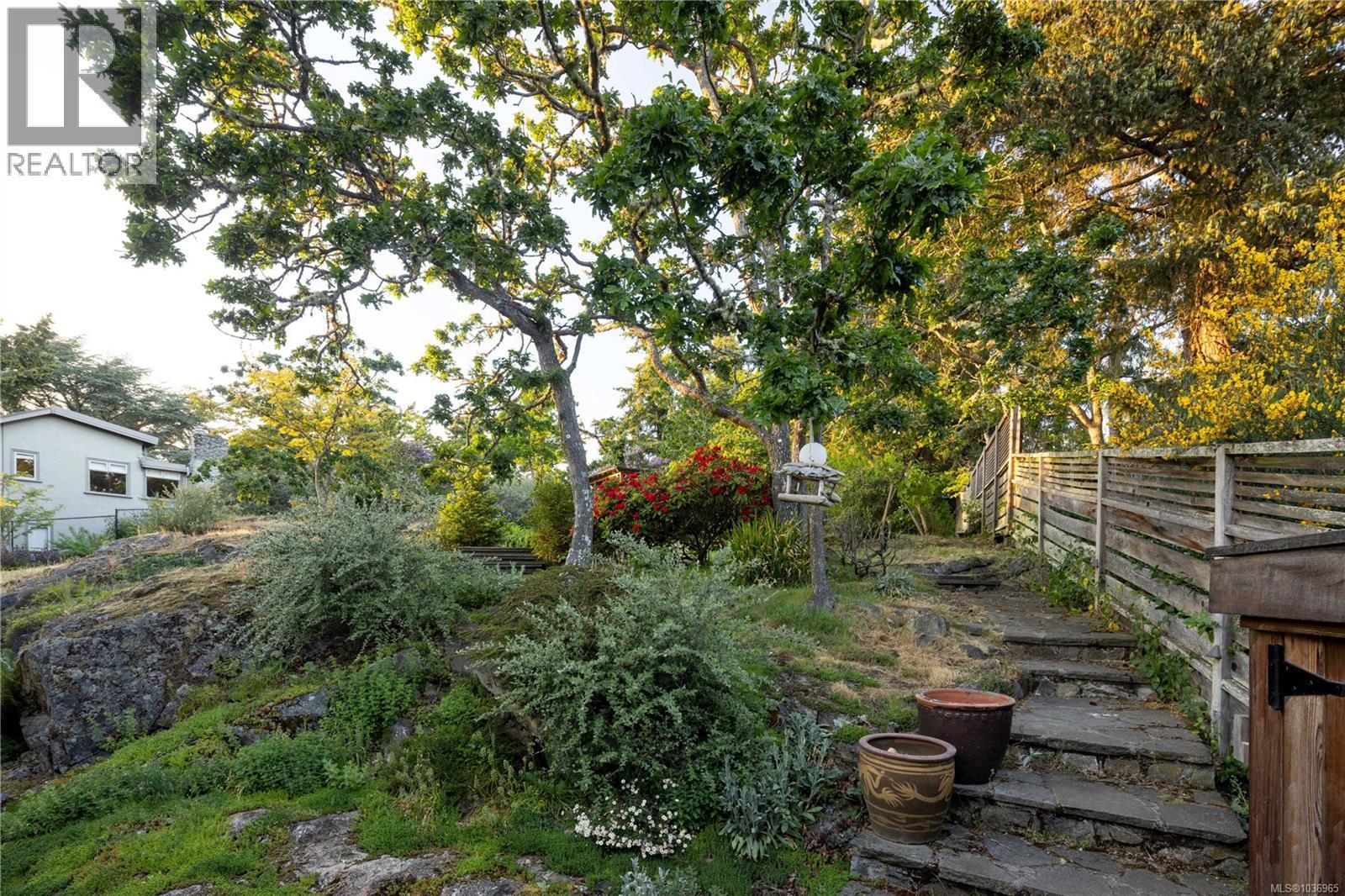 2880 Sea View Rd Property Photo 9