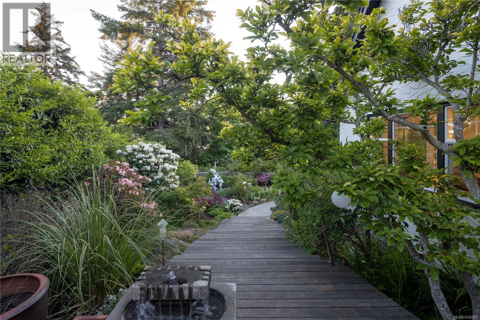 2880 Sea View Rd Property Photo 11