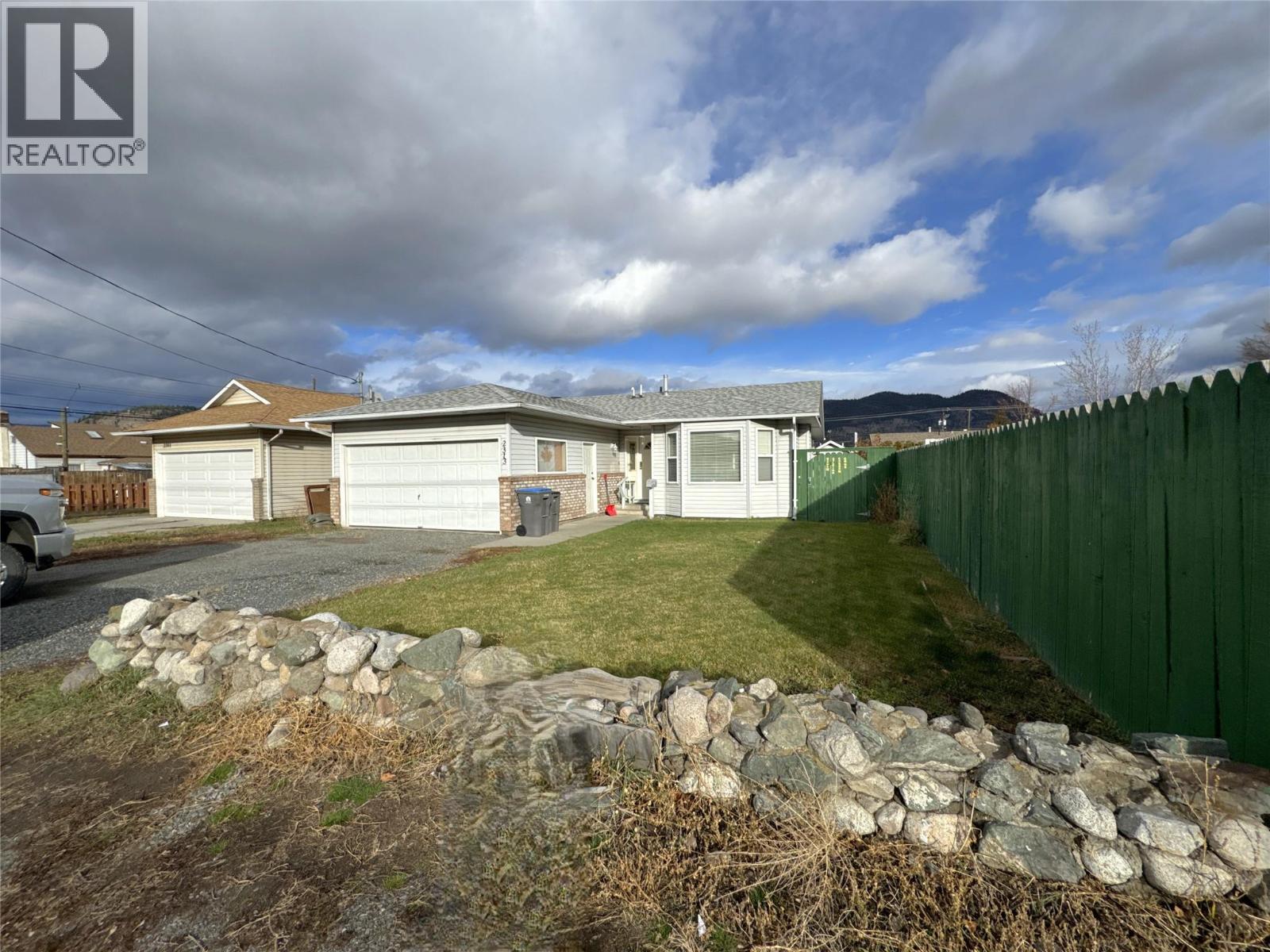 2313 Clapperton Avenue Property Photo 1