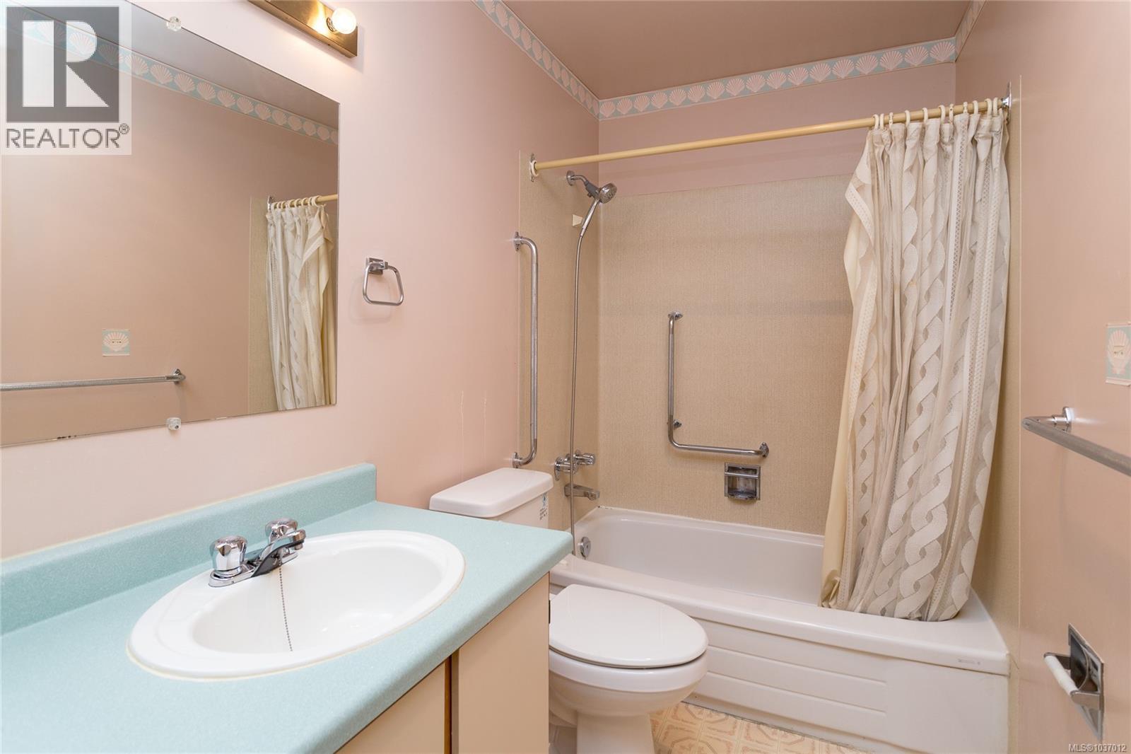 409 3255 Glasgow Ave Property Photo 5