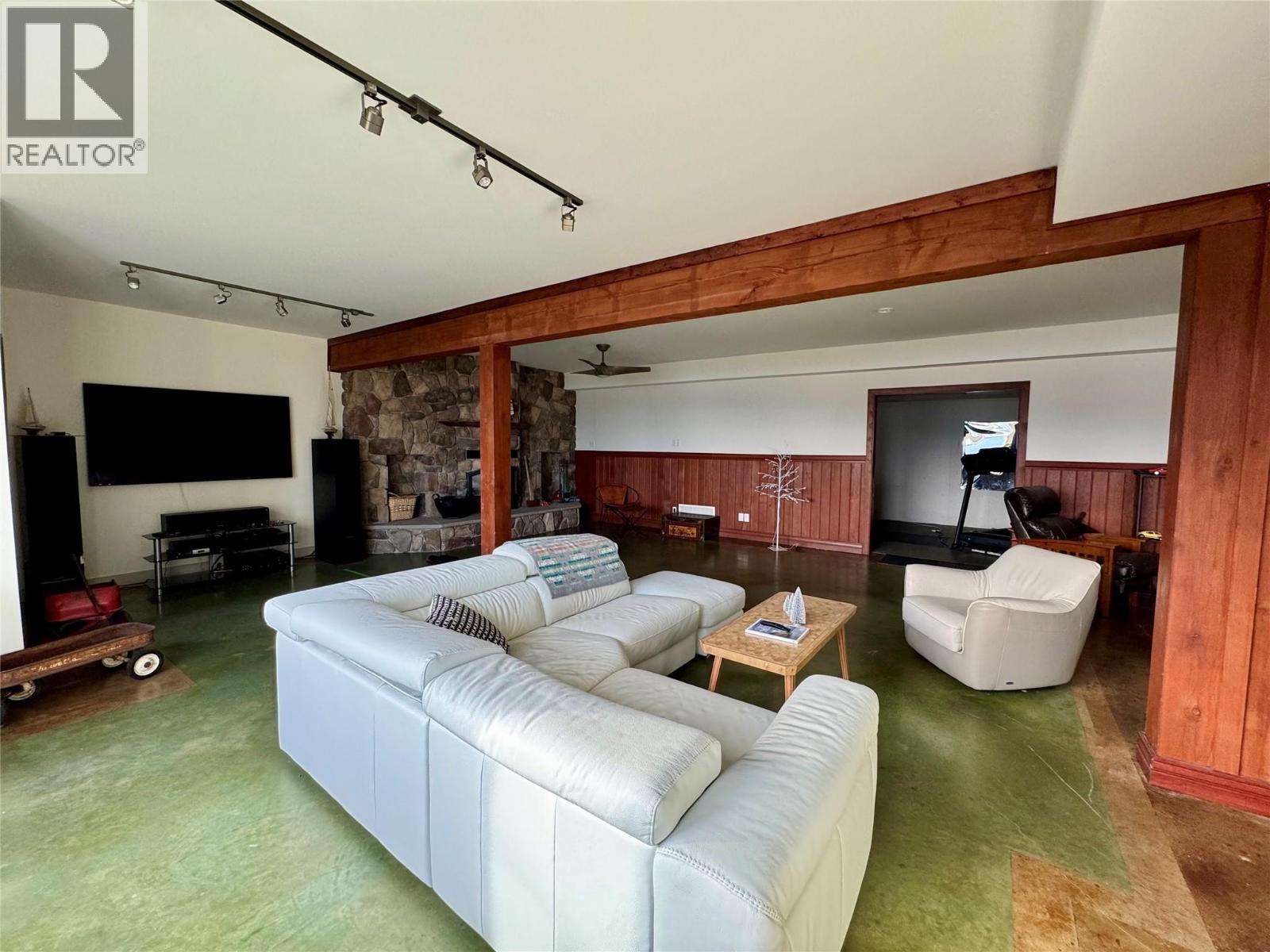 4465 Squilax-anglemont Road Property Photo 42