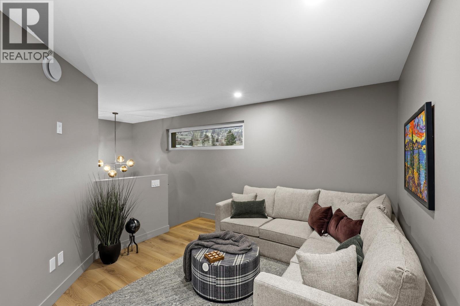 614 Cowan Street Property Photo 19