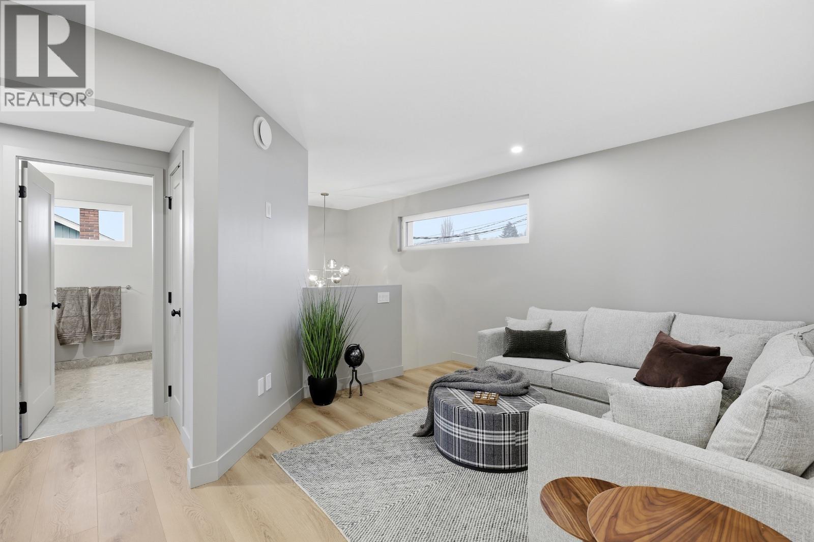 614 Cowan Street Property Photo 20
